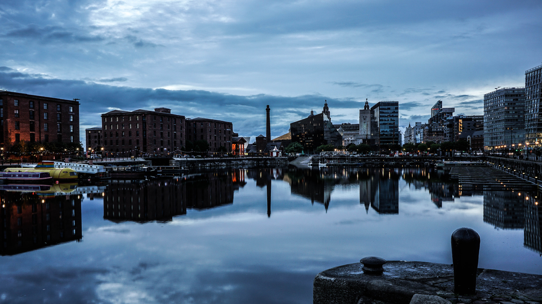 Sony E 20mm F2.8 sample photo. Liverpool photography