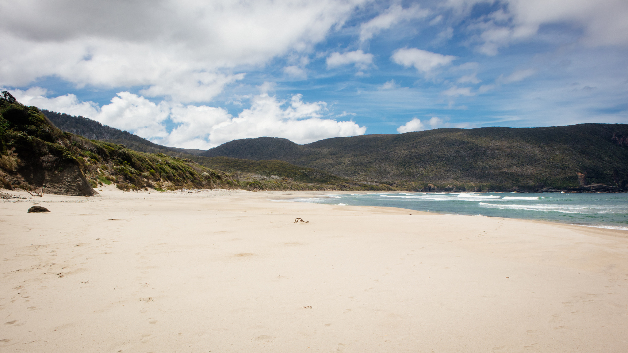 Canon EOS M5 sample photo. South coast track photography