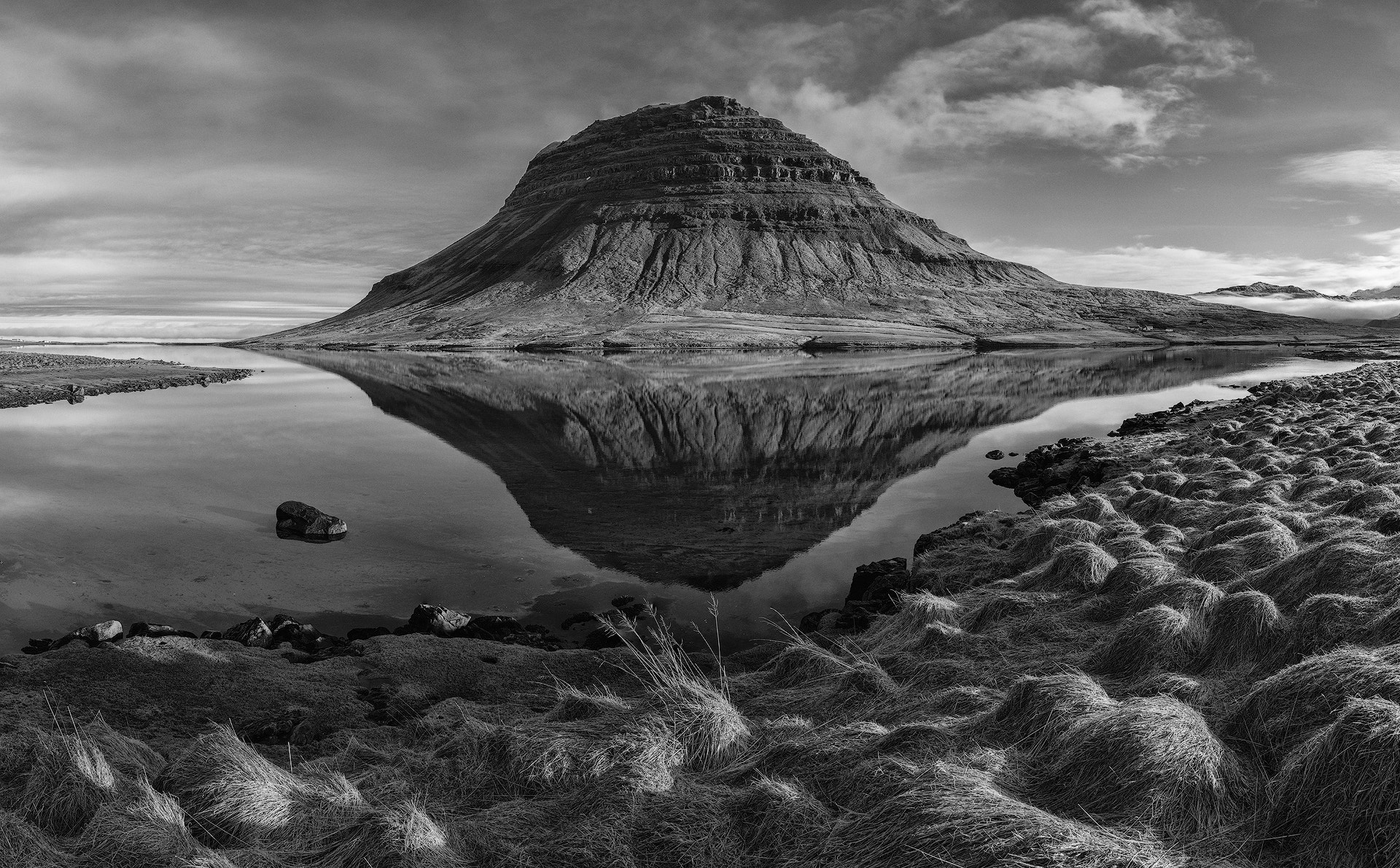 ZEISS Otus 28mm F1.4 sample photo. Kirkjufell b&w photography