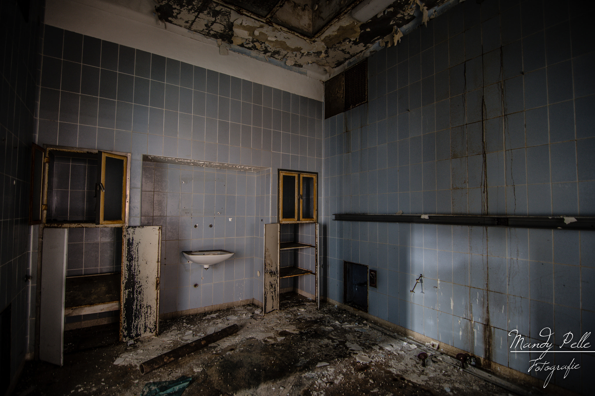 Tokina AT-X Pro 11-16mm F2.8 DX sample photo. The children's bathroom photography