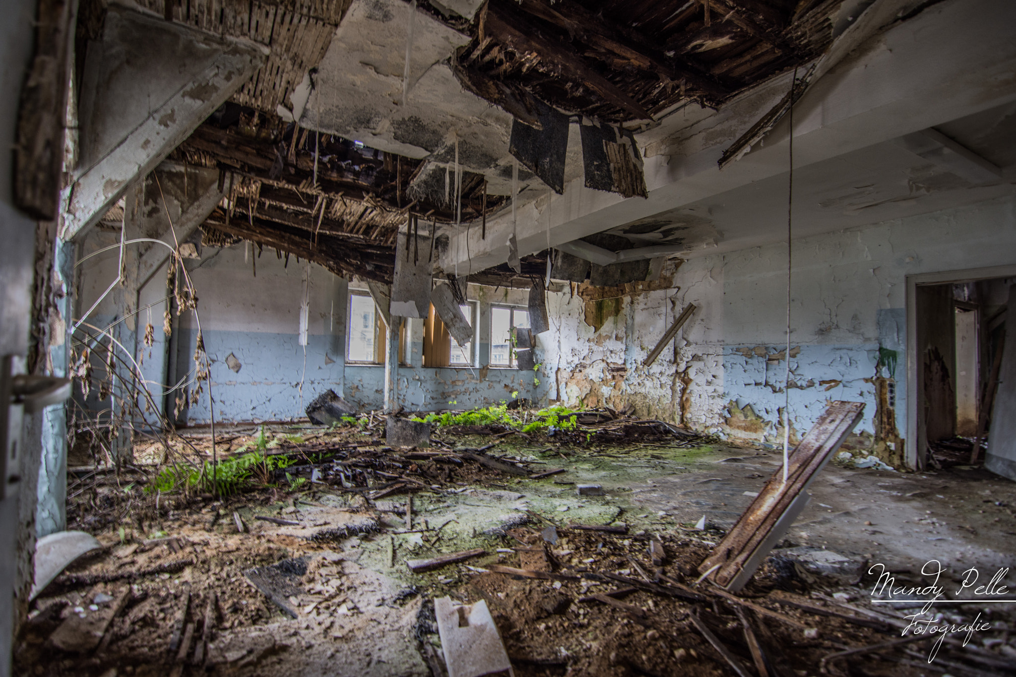 Tokina AT-X Pro 11-16mm F2.8 DX sample photo. I love this decay... photography