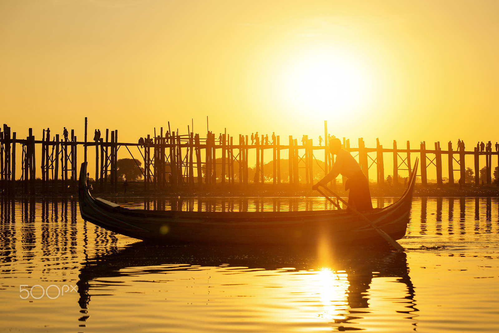 Canon EOS 6D + Tamron SP 35mm F1.8 Di VC USD sample photo. Fishman under u bein bridge at sunset photography