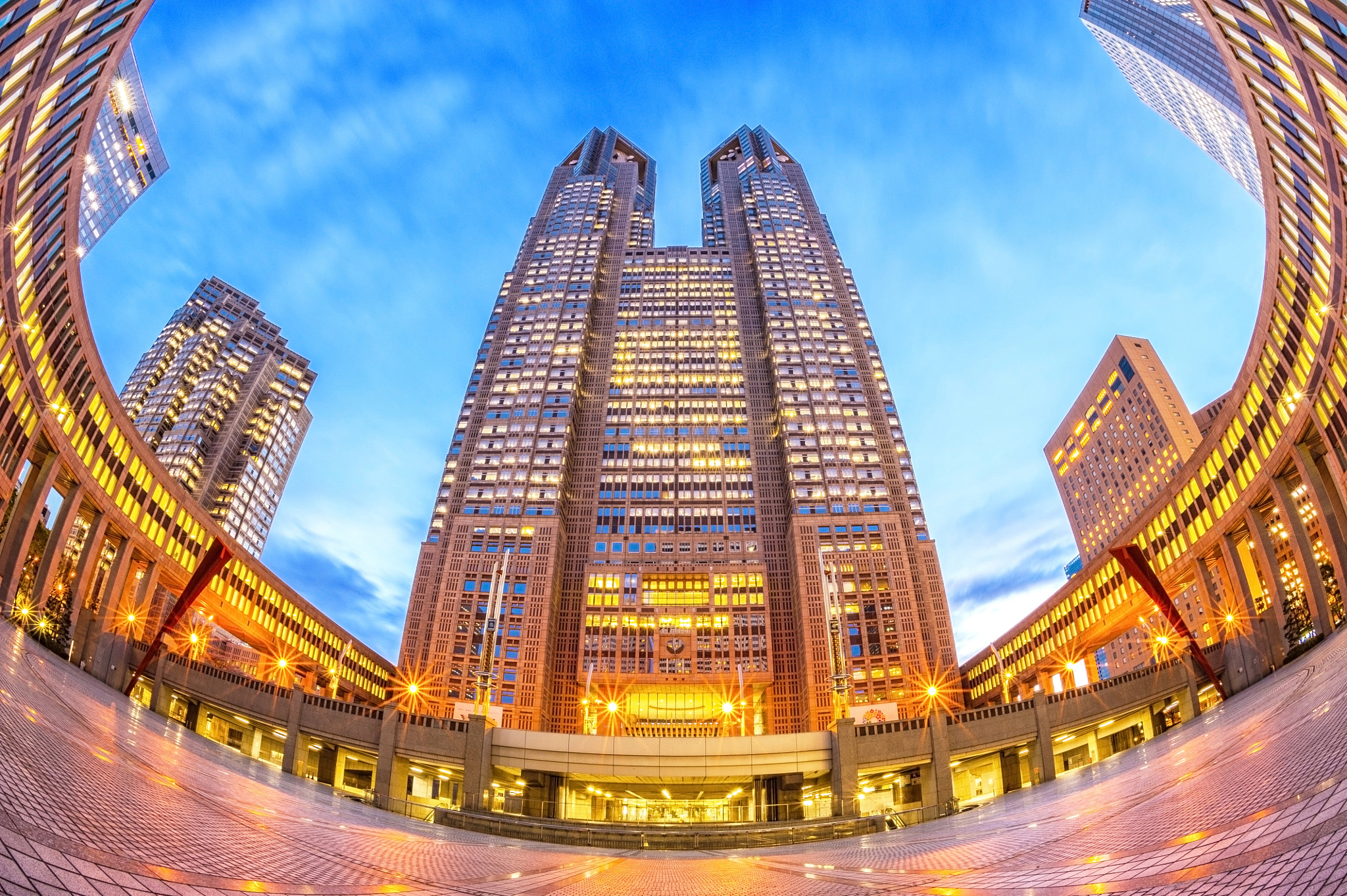 Nikon D700 + Nikon AF Fisheye-Nikkor 16mm F2.8D sample photo. Tokyo metropolitan government building photography