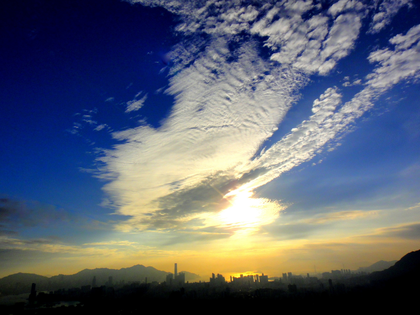 Sony Cyber-shot DSC-TX5 sample photo. Sky above kowloon peak photography