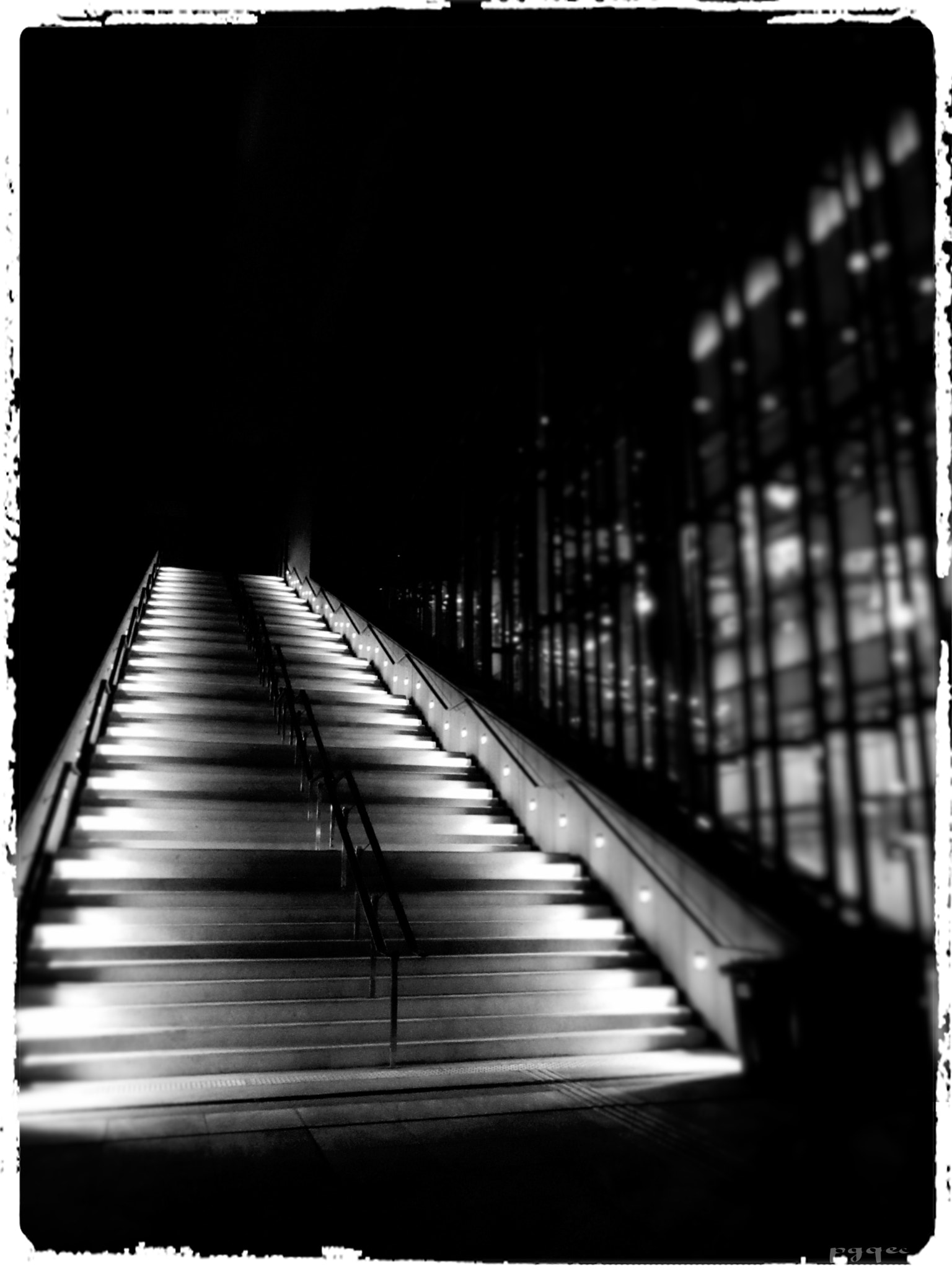 Canon PowerShot ELPH 340 HS (IXUS 265 HS / IXY 630) sample photo. Stairway to a better view ? photography