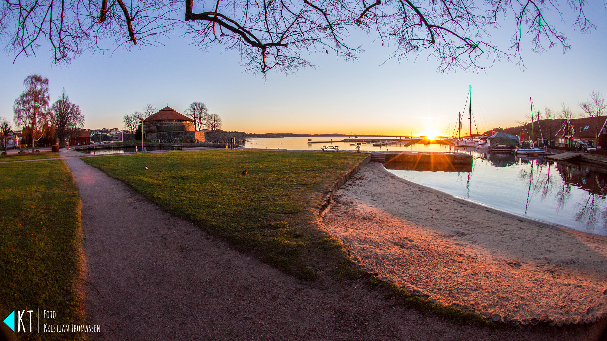 Sigma 8mm F3.5 EX DG Circular Fisheye sample photo. Waiting for summer photography