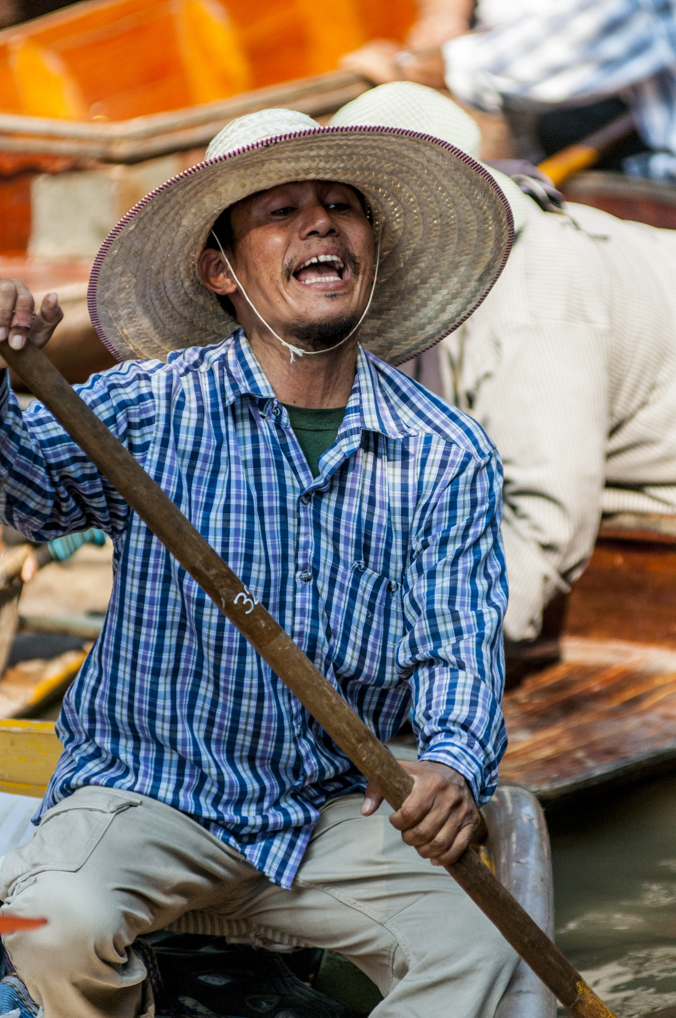 Nikon AF-Nikkor 80-200mm F2.8D ED sample photo. People in thailand photography