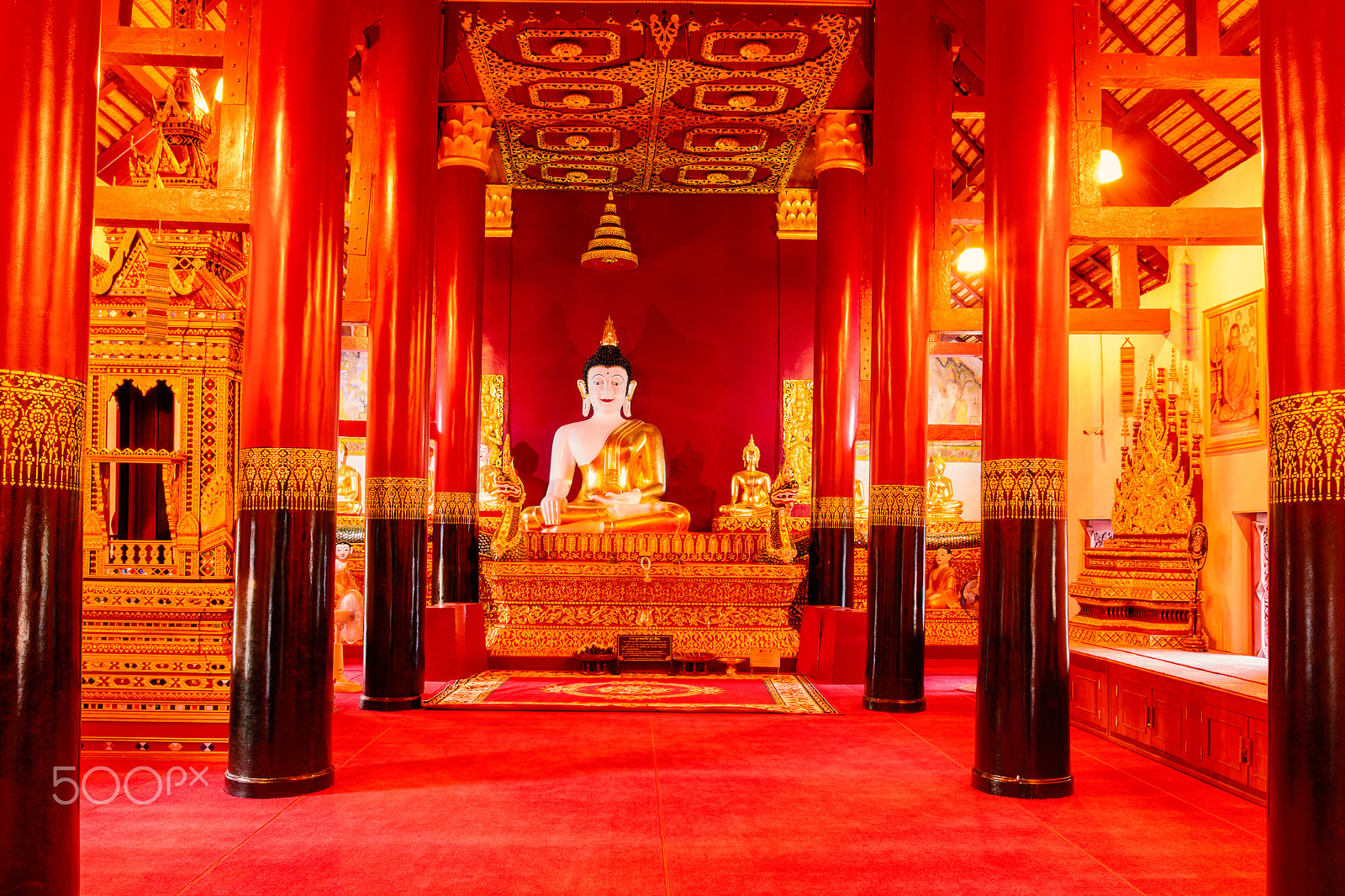 Nikon D5200 + Sigma 17-70mm F2.8-4 DC Macro OS HSM | C sample photo. Golden buddha statue at temple nan, thailand photography