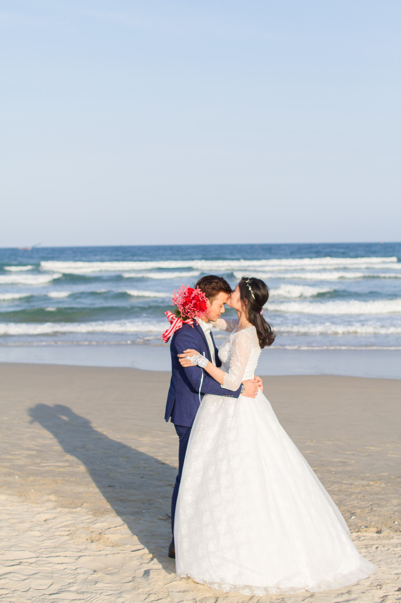 Sigma 30mm F1.4 EX DC HSM sample photo. Love in da nang beach photography