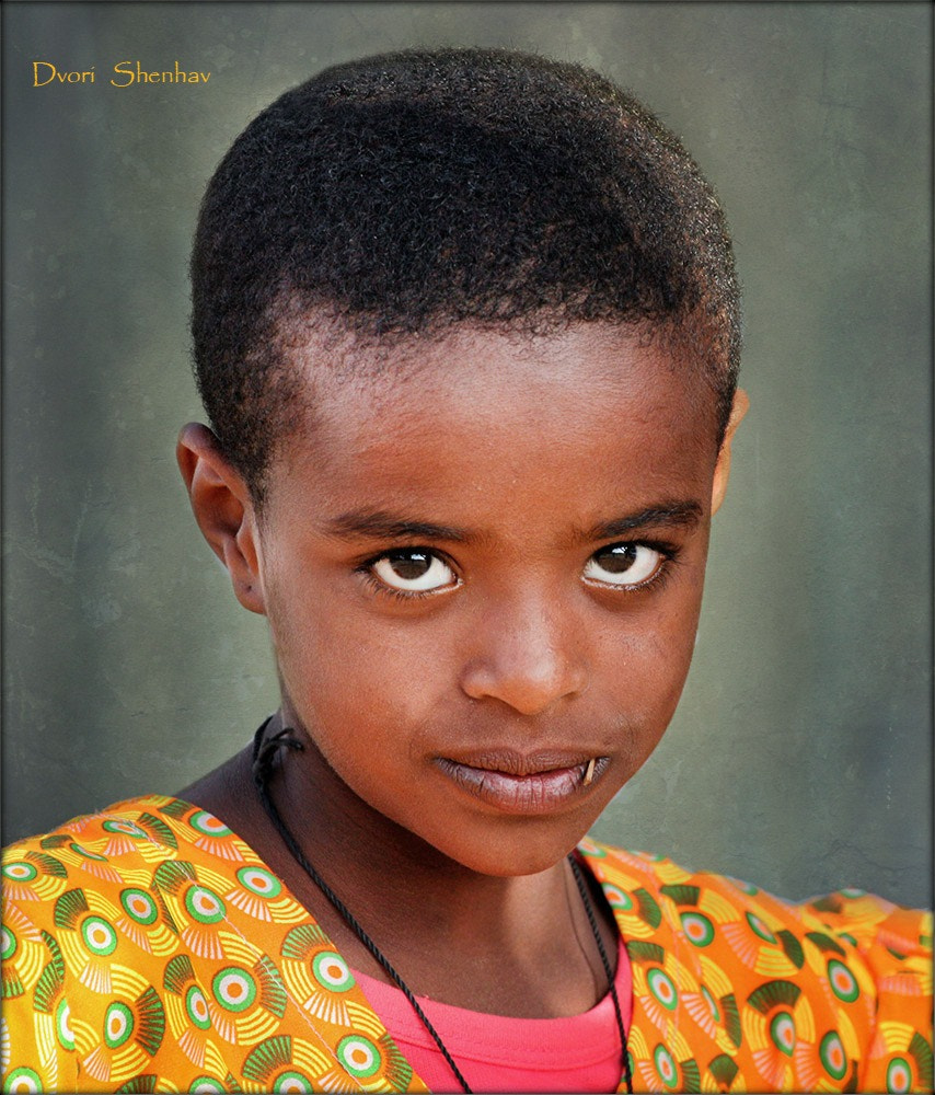 Canon EOS 5D Mark II sample photo. Girl from lalibela photography