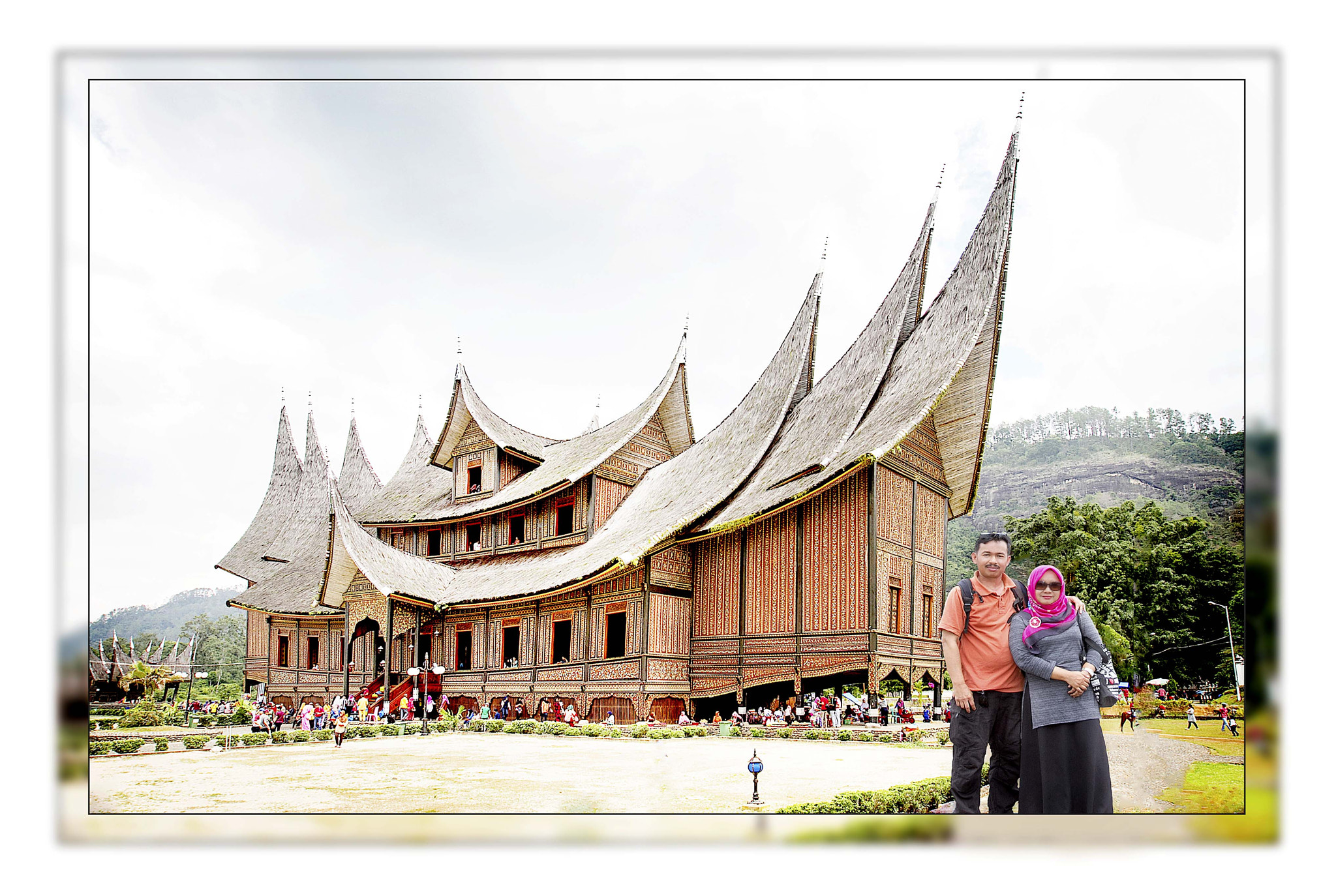 Canon EF 16-35mm F2.8L II USM sample photo. Traditional house in west sumatera photography