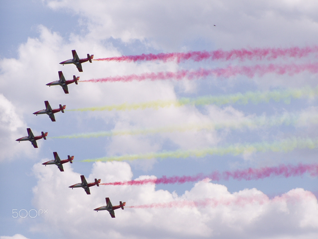 Olympus C720UZ sample photo. Airshow photography