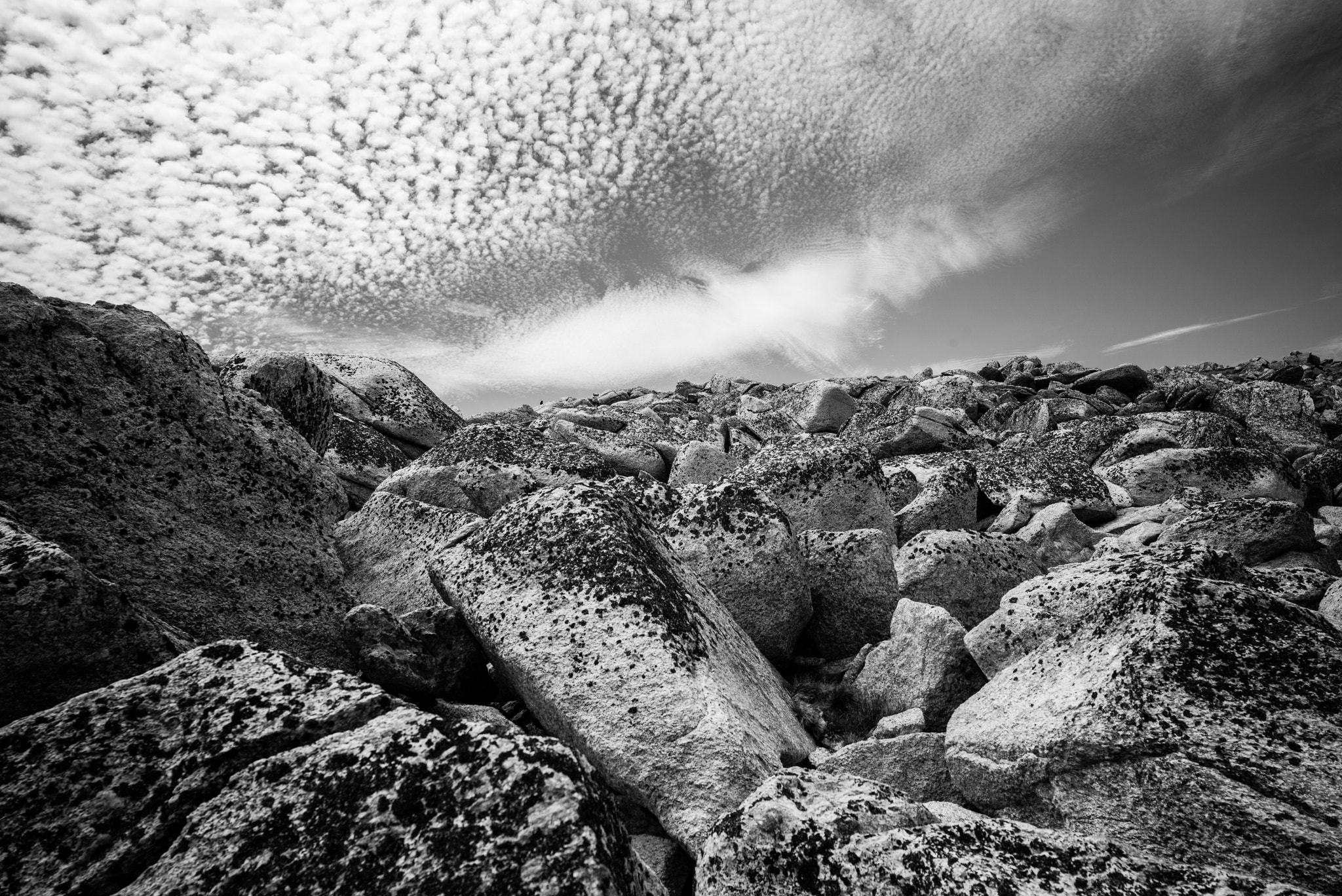 Leica Super-Elmar-M 21mm F3.4 ASPH sample photo. Rocks on the top of australia photography