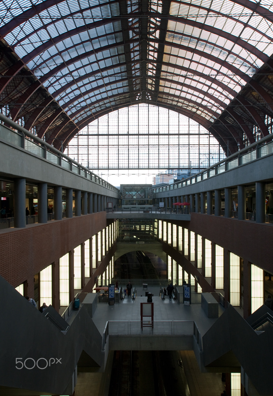 Canon EOS 5D + Canon EF 17-35mm f/2.8L sample photo. Central station photography