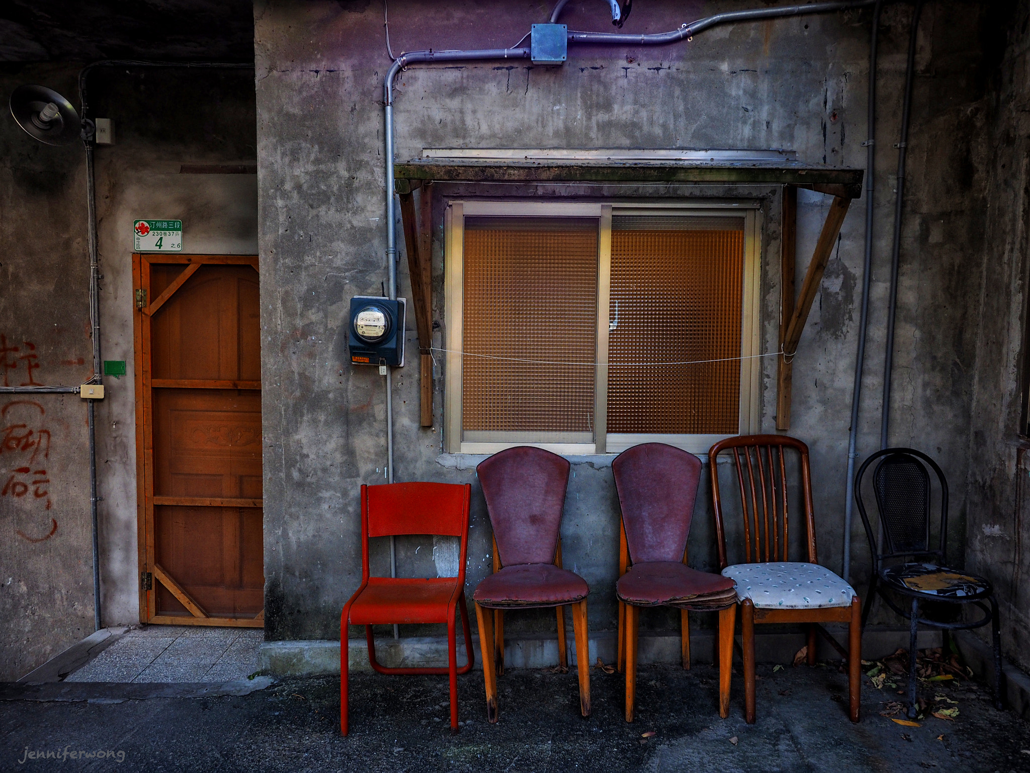Olympus OM-D E-M1 sample photo. Old house & chairs ～ photography