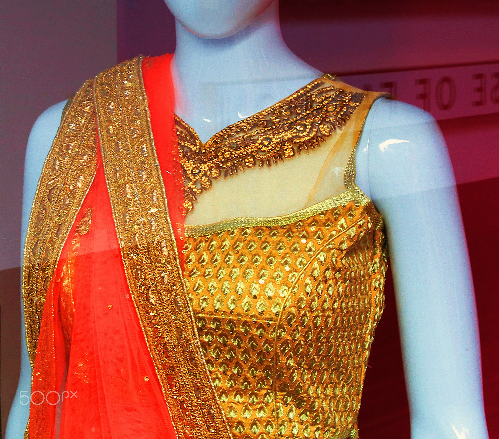 Canon EF-S 18-55mm F3.5-5.6 IS sample photo. Img embroidery photography
