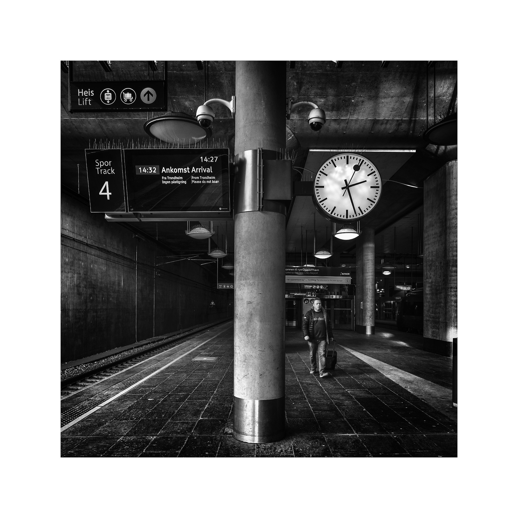 Fujifilm X-Pro2 sample photo. Train station photography