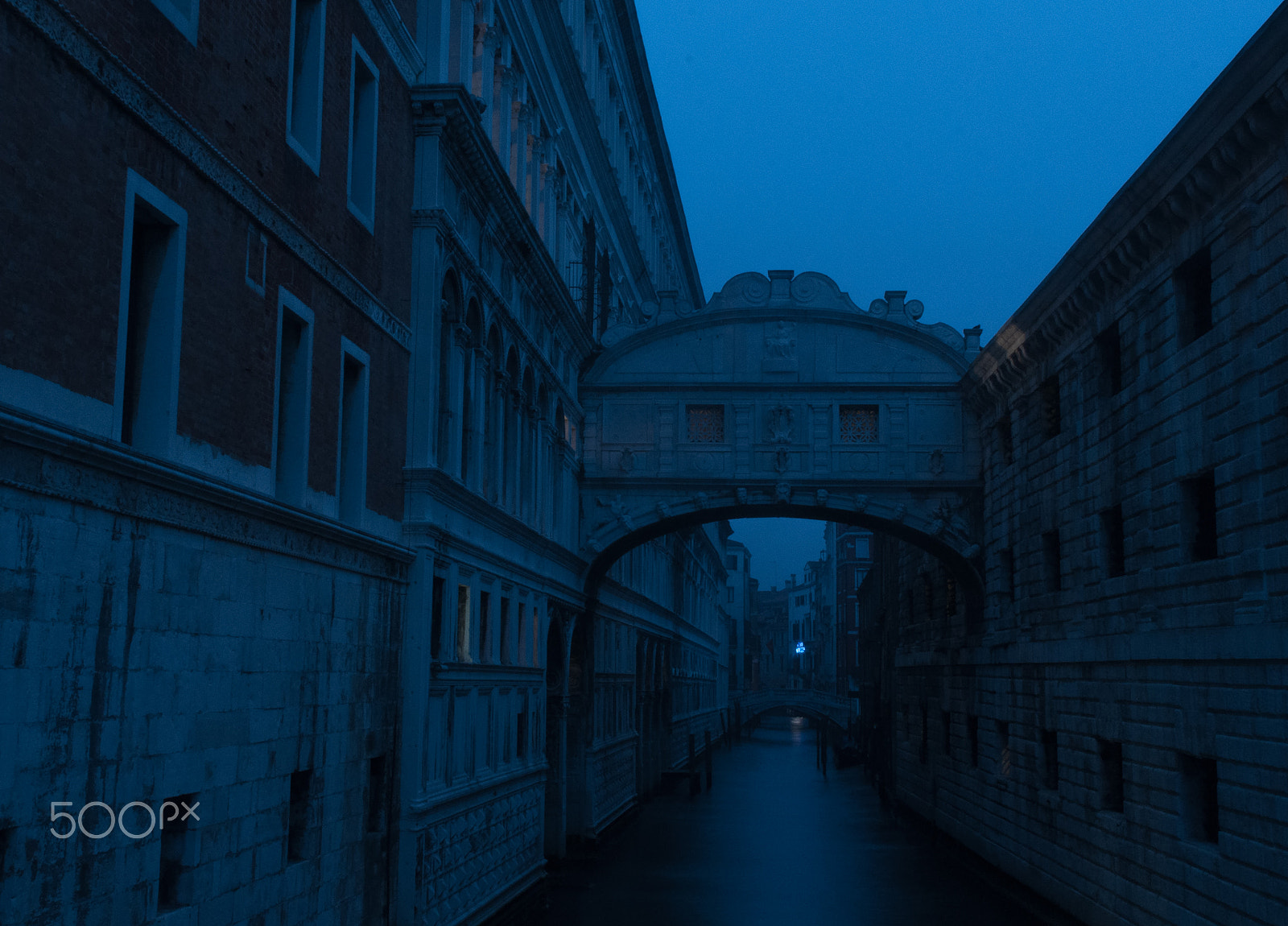 Nikon AF-S Nikkor 24-70mm F2.8G ED sample photo. Venice bridge of sighs blues photography