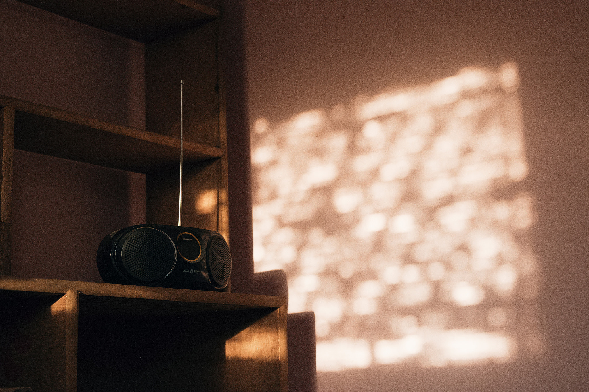 Sigma 24-70mm F2.8 EX DG Macro sample photo. Sunset radio photography