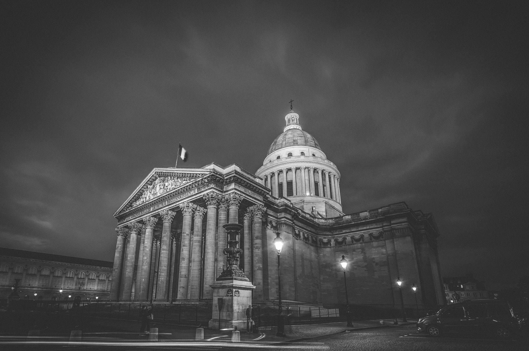 Nikon D3200 sample photo. Panthéon paris b&w photography