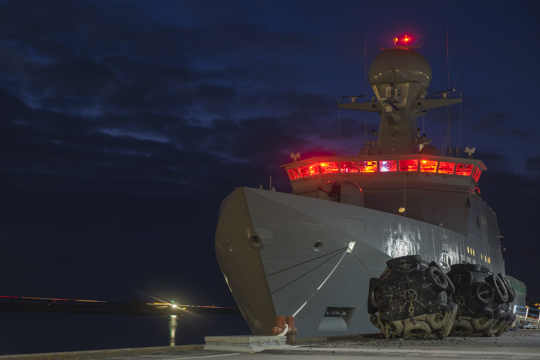 Fujifilm X-T10 + Fujifilm XF 16-55mm F2.8 R LM WR sample photo. Navy ship in the night photography