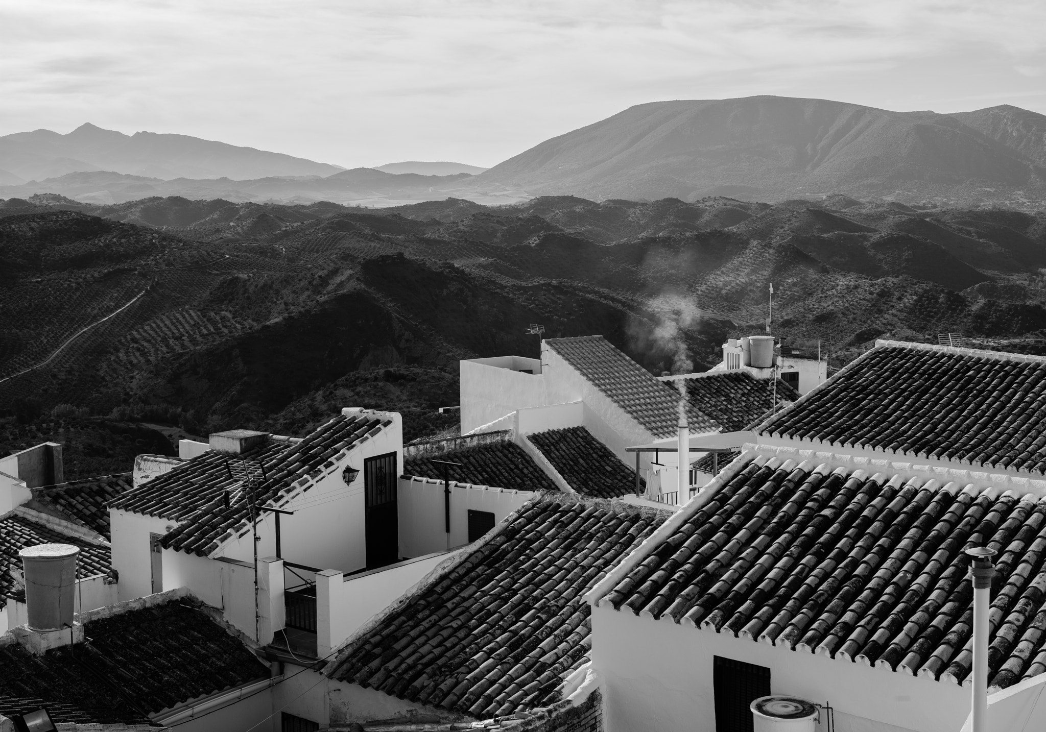 Leica APO-Summicron-M 50mm F2 ASPH sample photo. The houses and the hills photography