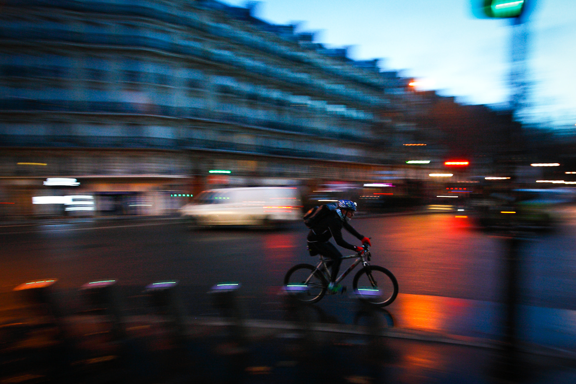 Canon EF-S 10-22mm F3.5-4.5 USM sample photo. Lights panning photography