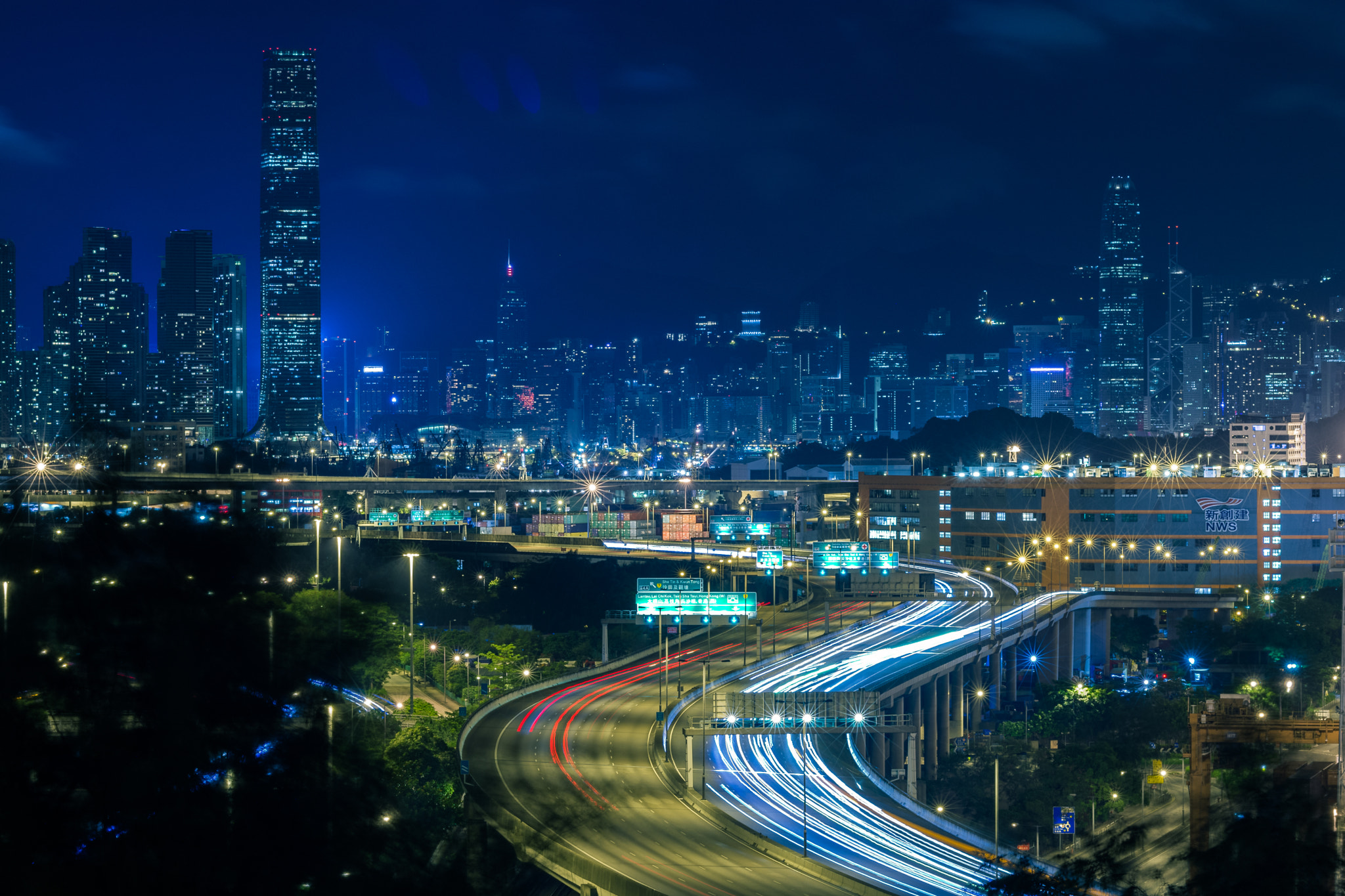 Nikon D7100 + Nikon AF Nikkor 85mm F1.8D sample photo. Hong kong night view photography