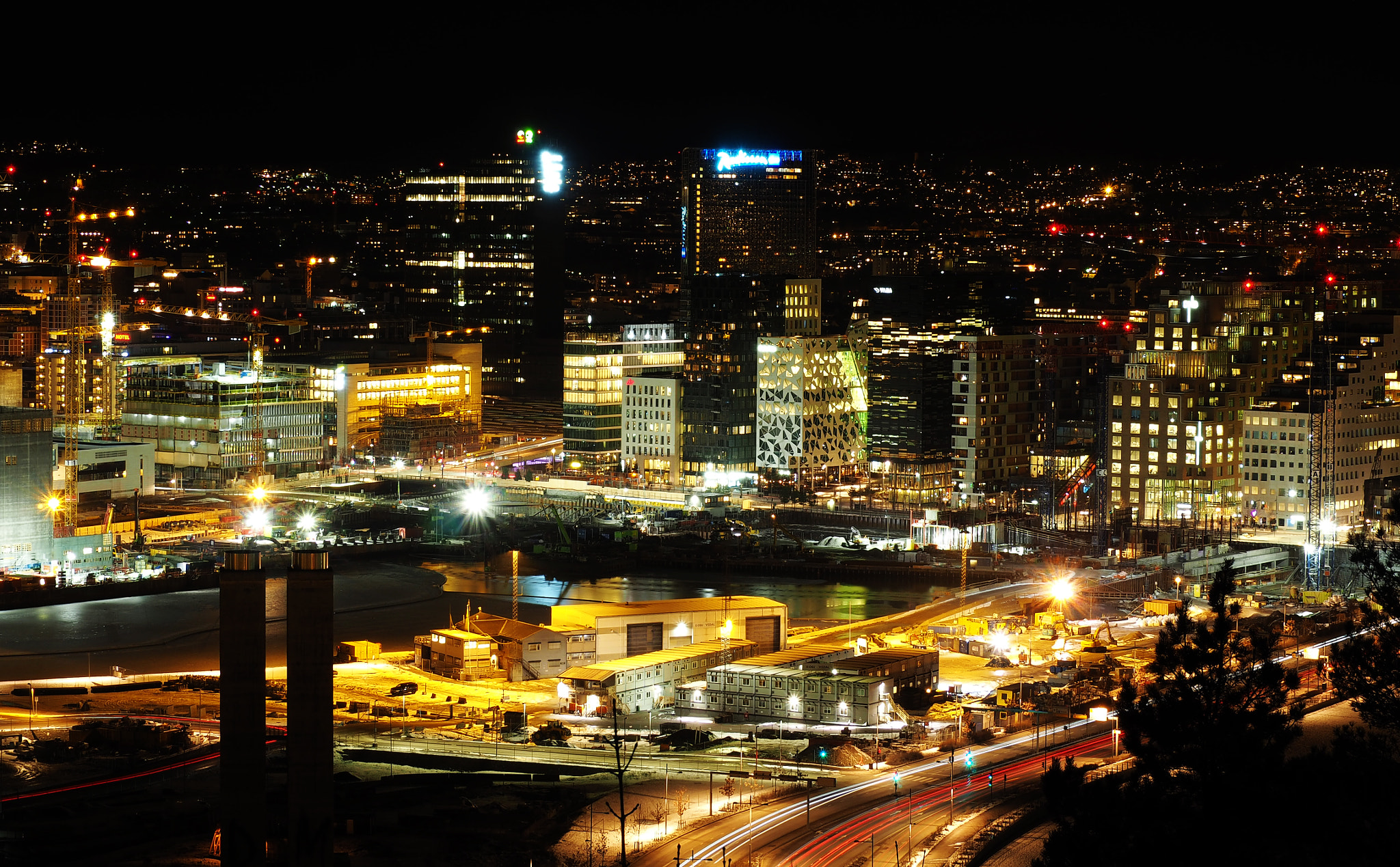 Olympus OM-D E-M10 II sample photo. Oslo nightview photography