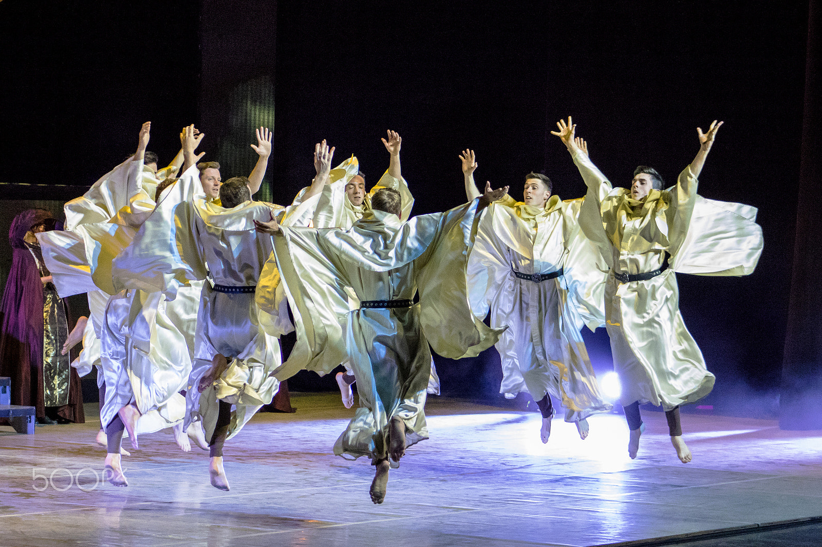 Canon EF 75-300mm f/4-5.6 USM sample photo. Lord of the dance photography