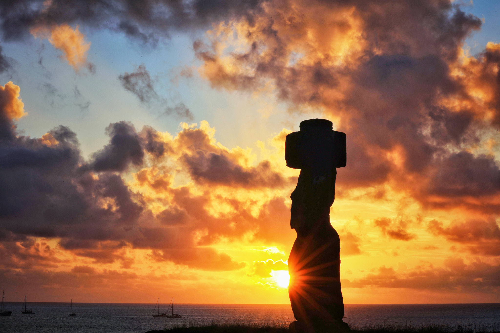 Canon EOS 5DS R sample photo. Ahu tahai sunset in rapa nui (easter island) photography