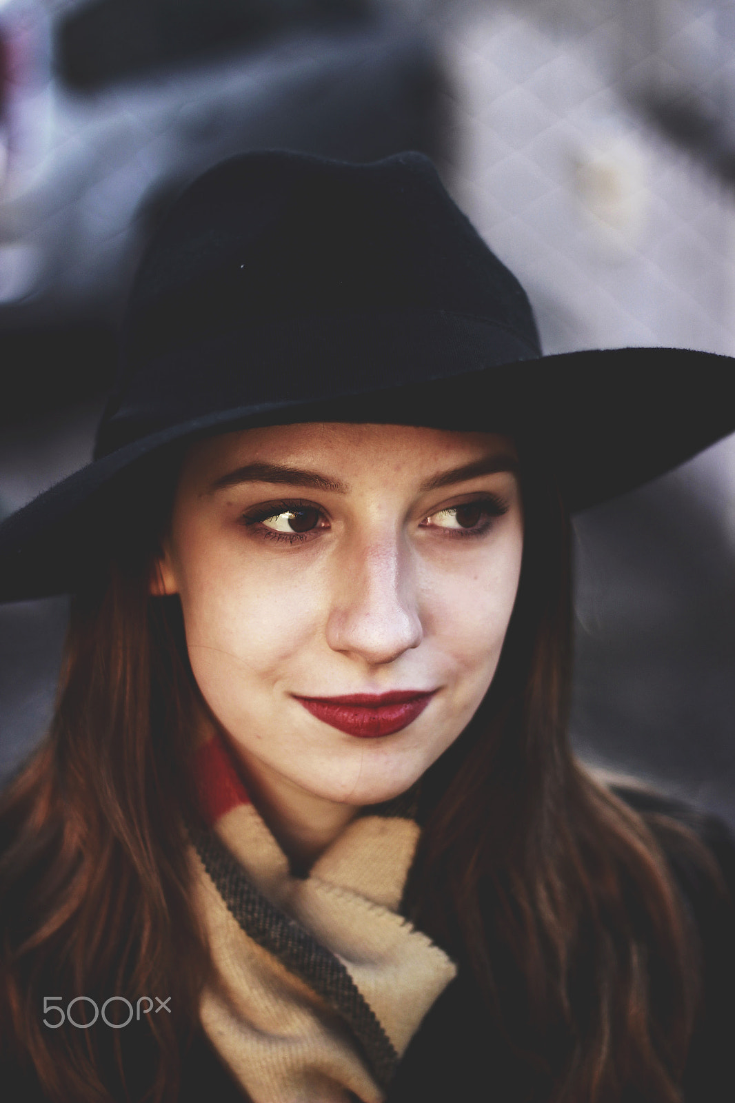 Canon EOS 600D (Rebel EOS T3i / EOS Kiss X5) sample photo. Girl in the hat photography