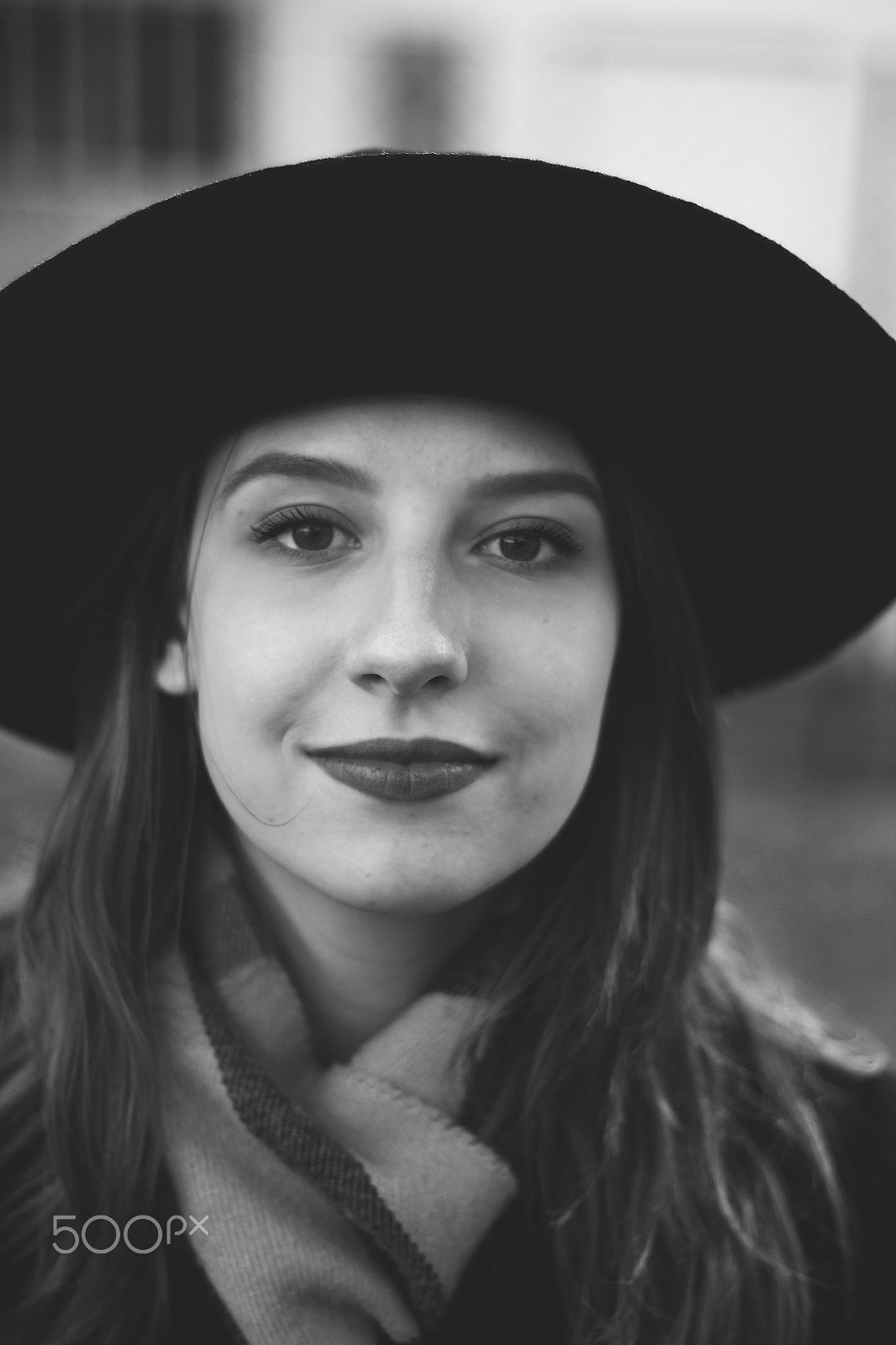 Canon EOS 600D (Rebel EOS T3i / EOS Kiss X5) sample photo. Girl with a hat photography