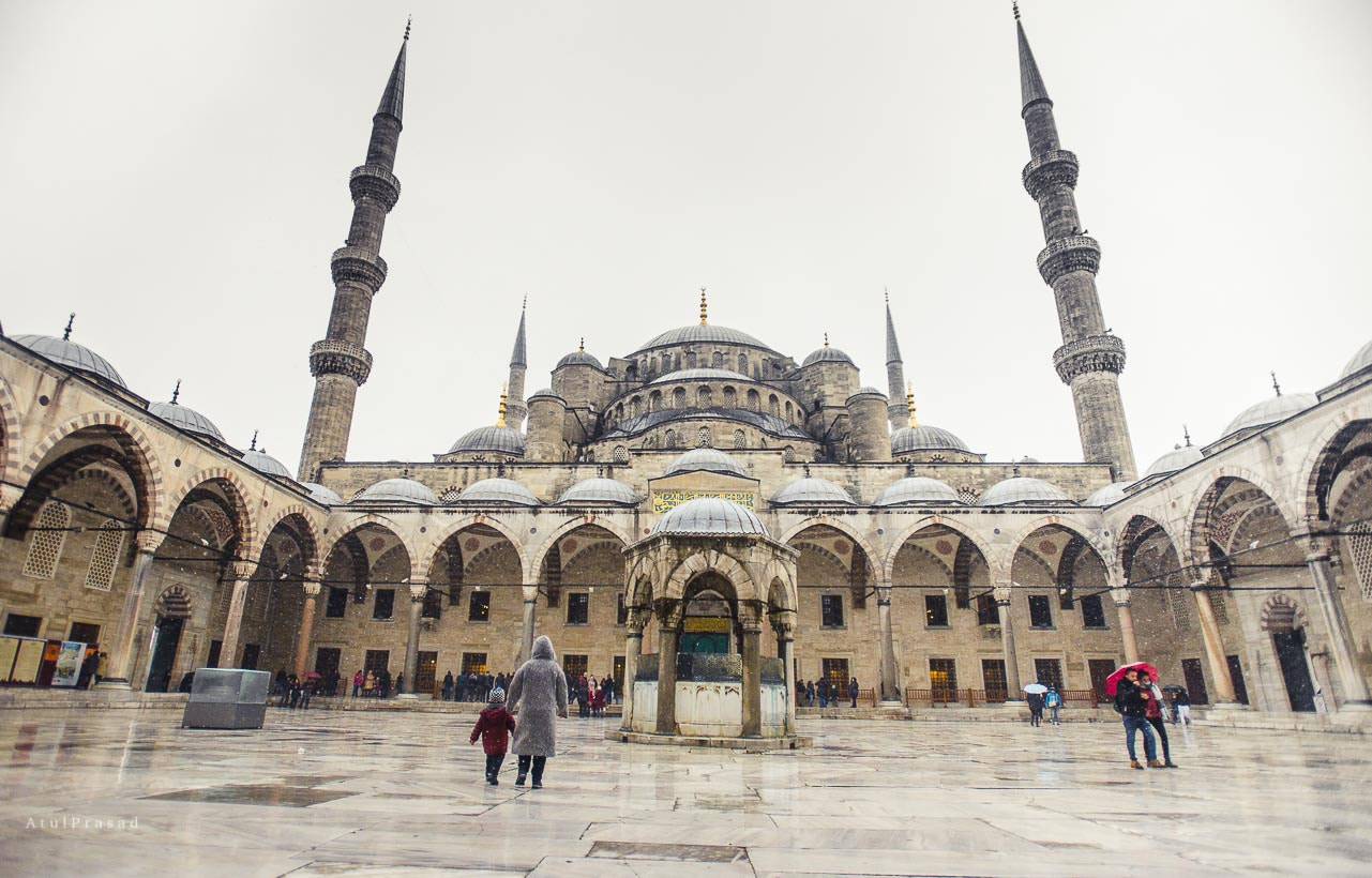 Nikon AF-S Nikkor 17-35mm F2.8D ED-IF sample photo. Sultan ahmet mosque photography