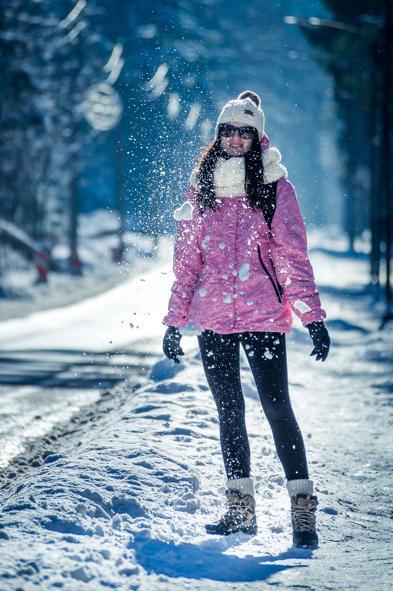 Sony DT 55-300mm F4.5-5.6 SAM sample photo. Girl in the snow photography