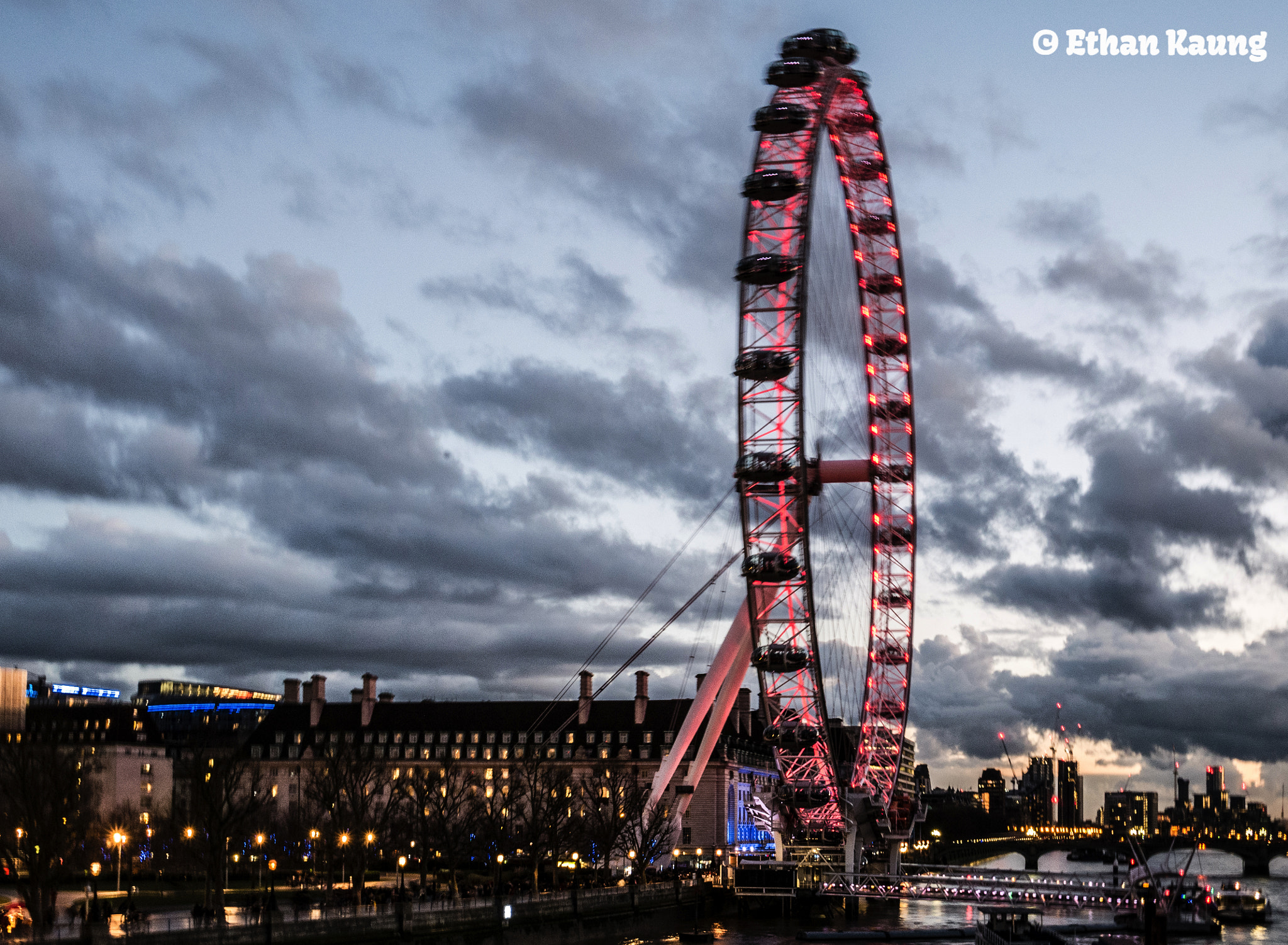 Panasonic Lumix DMC-G85 (Lumix DMC-G80) sample photo. London eye at night photography