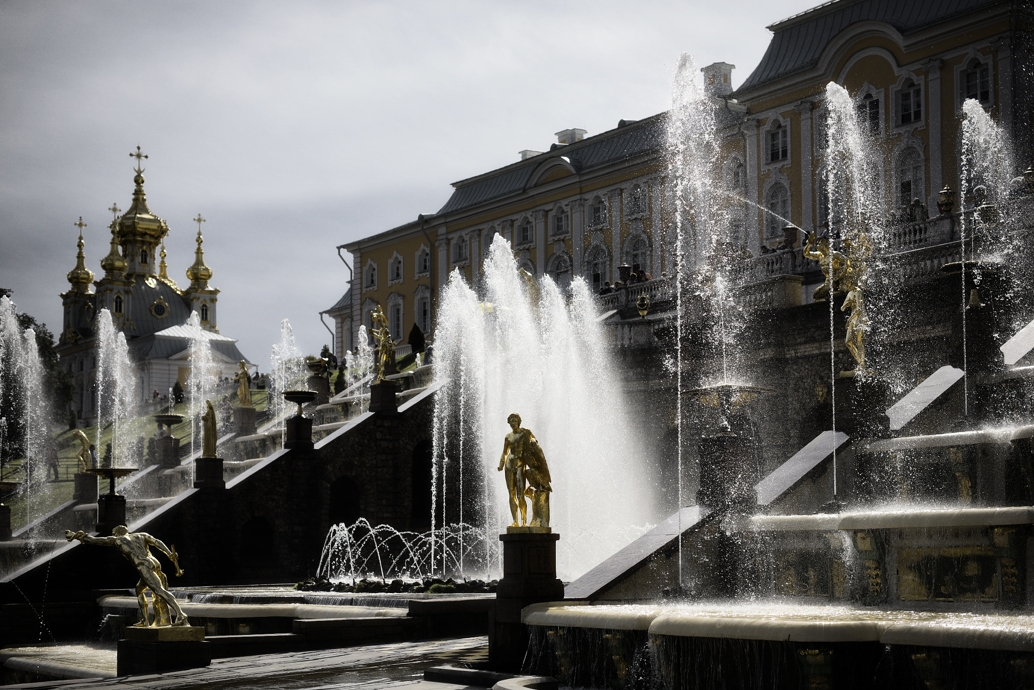 Nikon D810 + ZEISS Otus 55mm F1.4 sample photo. Peterhof palace photography