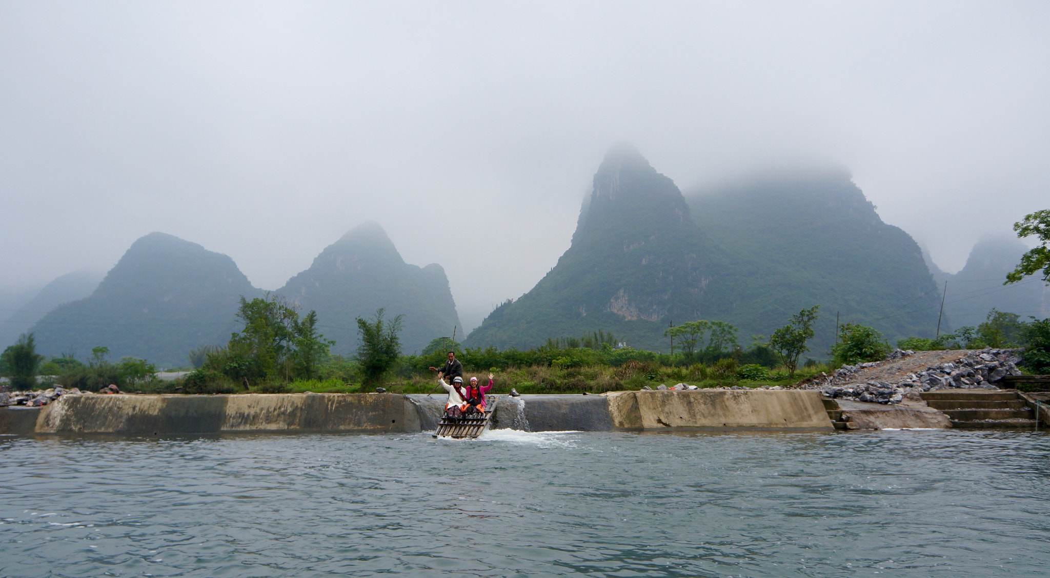 Tamron 18-200mm F3.5-6.3 Di III VC sample photo. Yulong river 10 photography