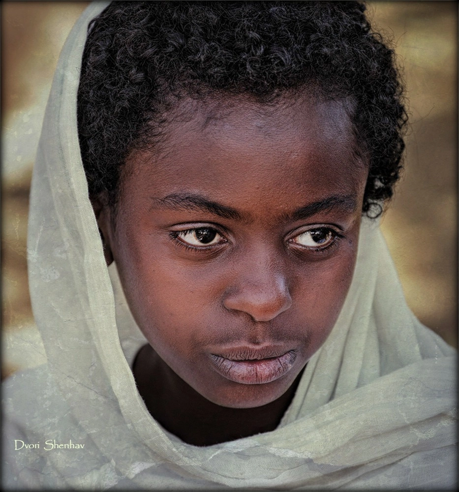 Canon EF 70-300mm F4-5.6L IS USM sample photo. Girl from lalibela photography