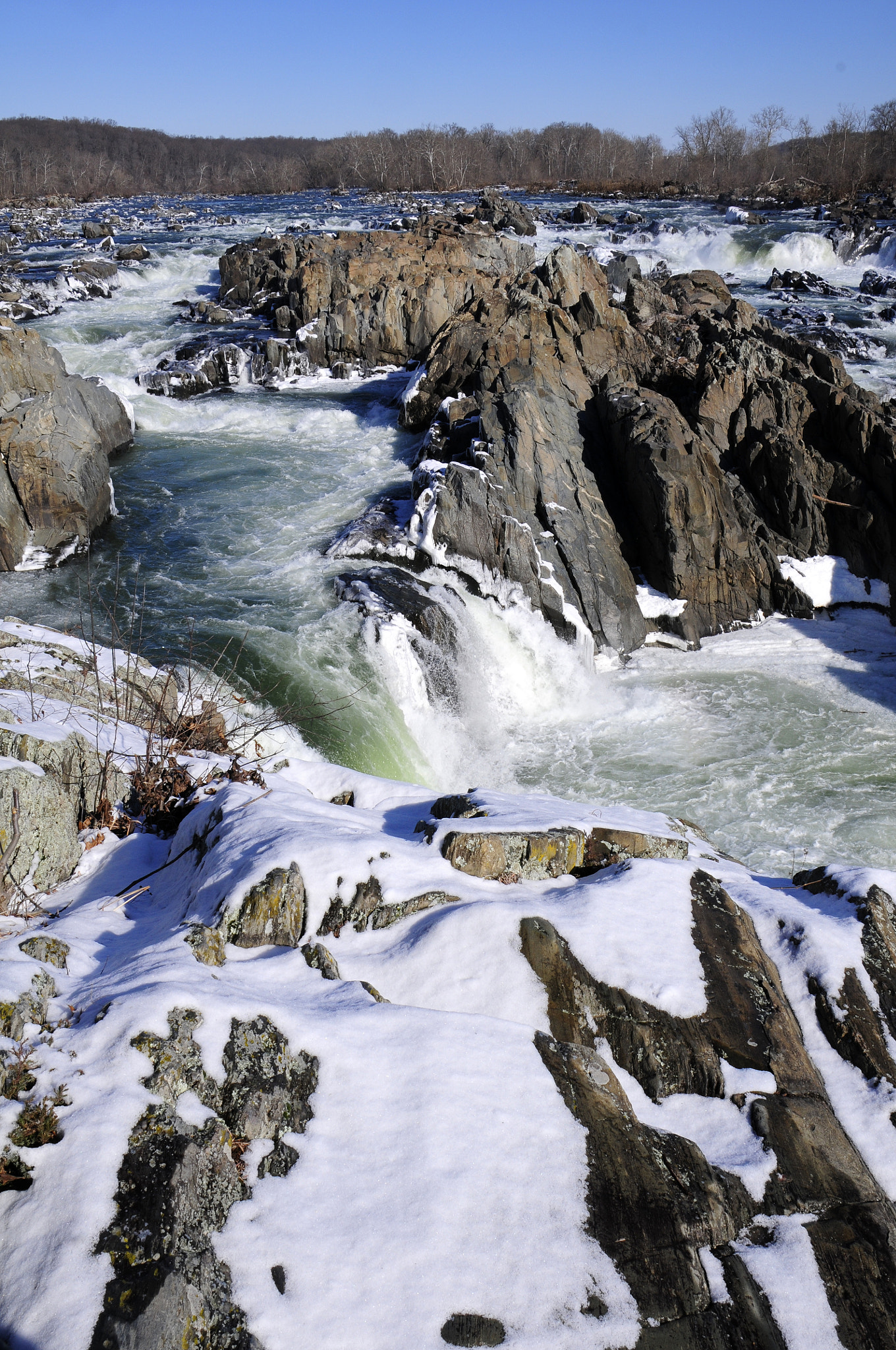 Nikon D300 + Tamron AF 18-270mm F3.5-6.3 Di II VC LD Aspherical (IF) MACRO sample photo. Great falls in the winter photography