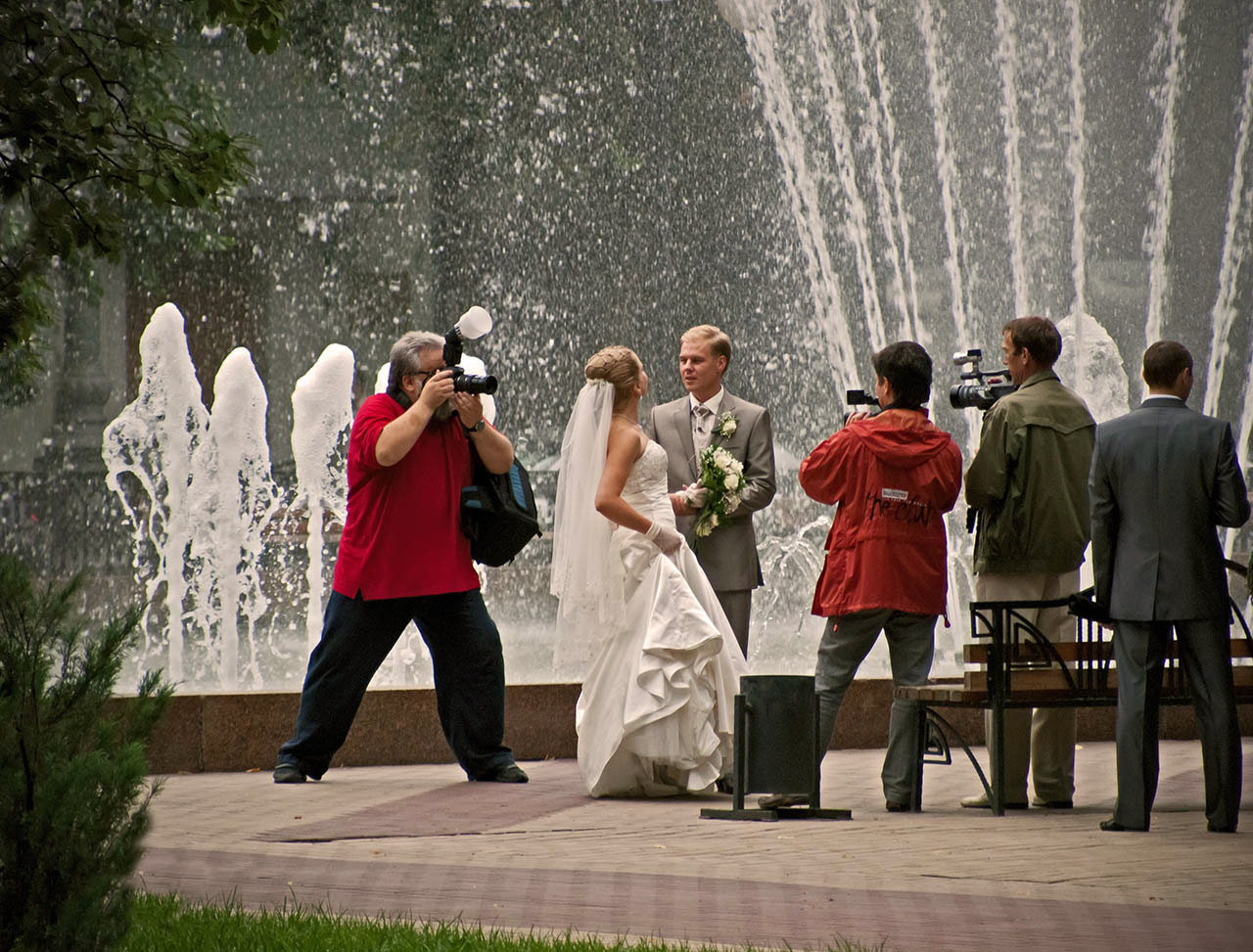 Panasonic Lumix G Vario 45-200mm F4-5.6 OIS sample photo. Thee! two! one! kiss!!! photography