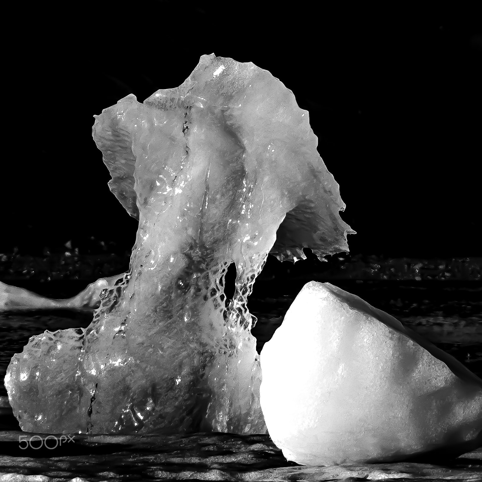 Nikon AF-S Nikkor 70-200mm F2.8G ED VR II sample photo. Ice and snow photography