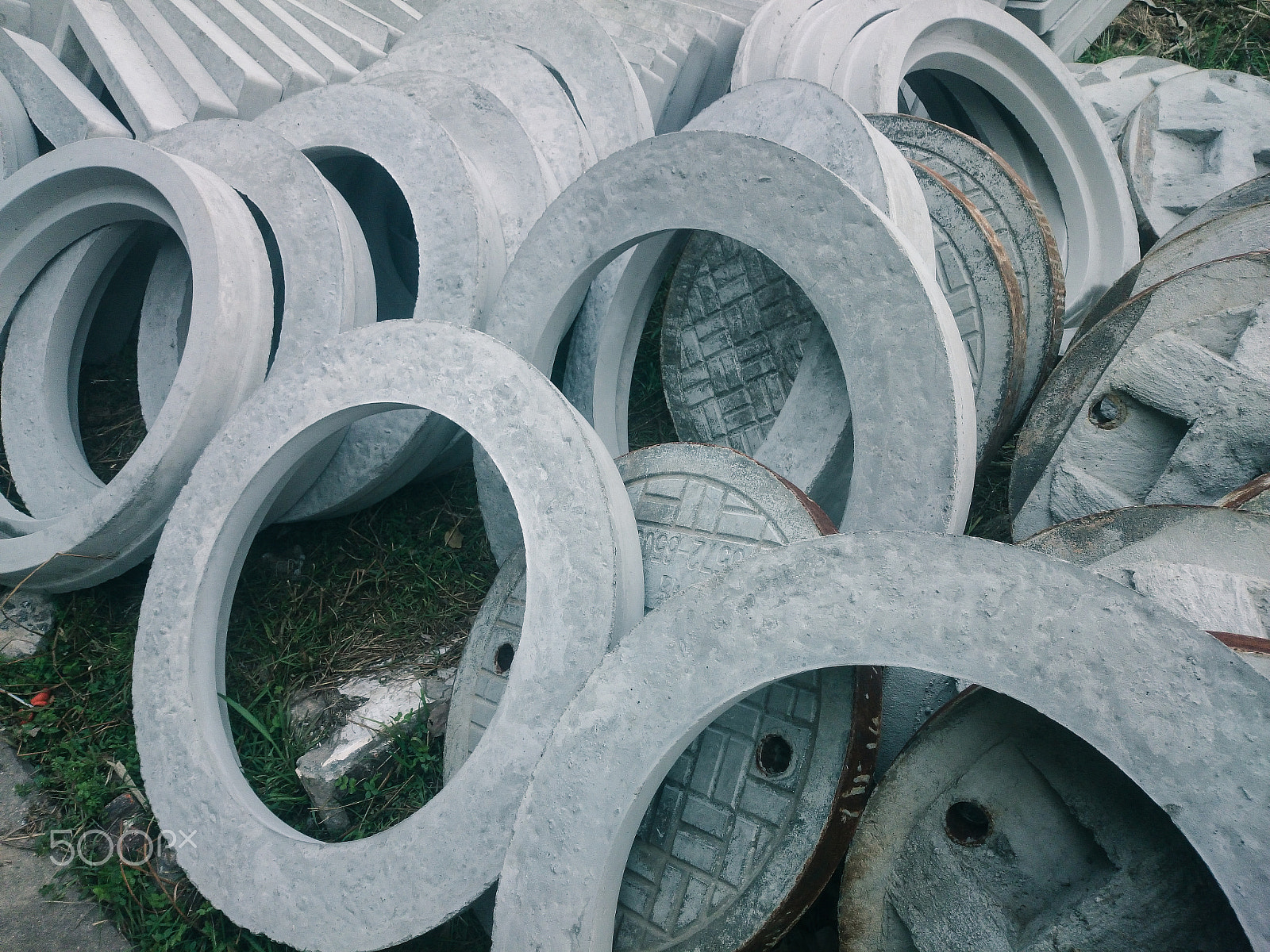 Sony Xperia Z1 Compact sample photo. Manhole cover photography