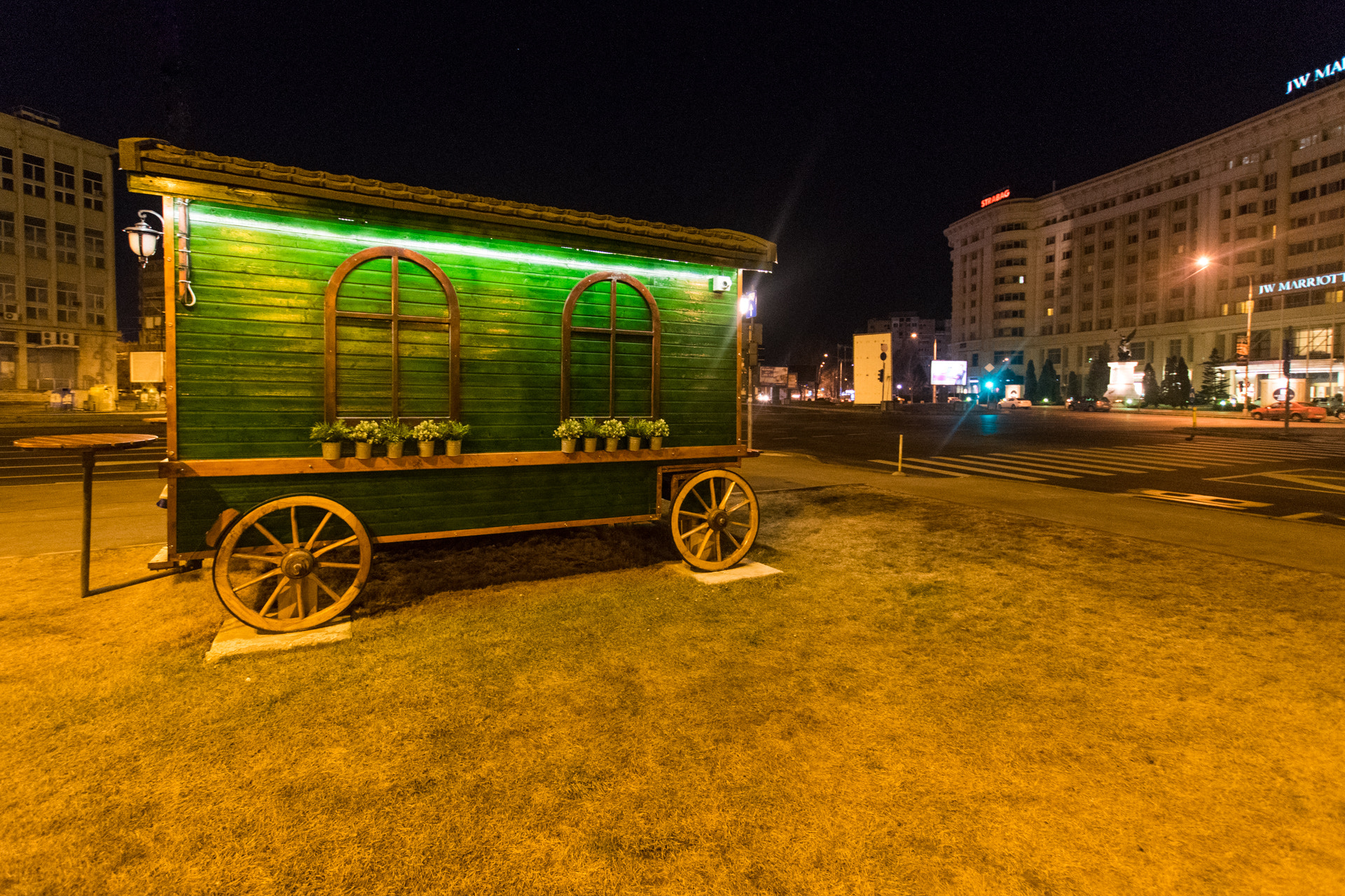 Nikon D5300 + Sigma 10-20mm F3.5 EX DC HSM sample photo. Closed photography