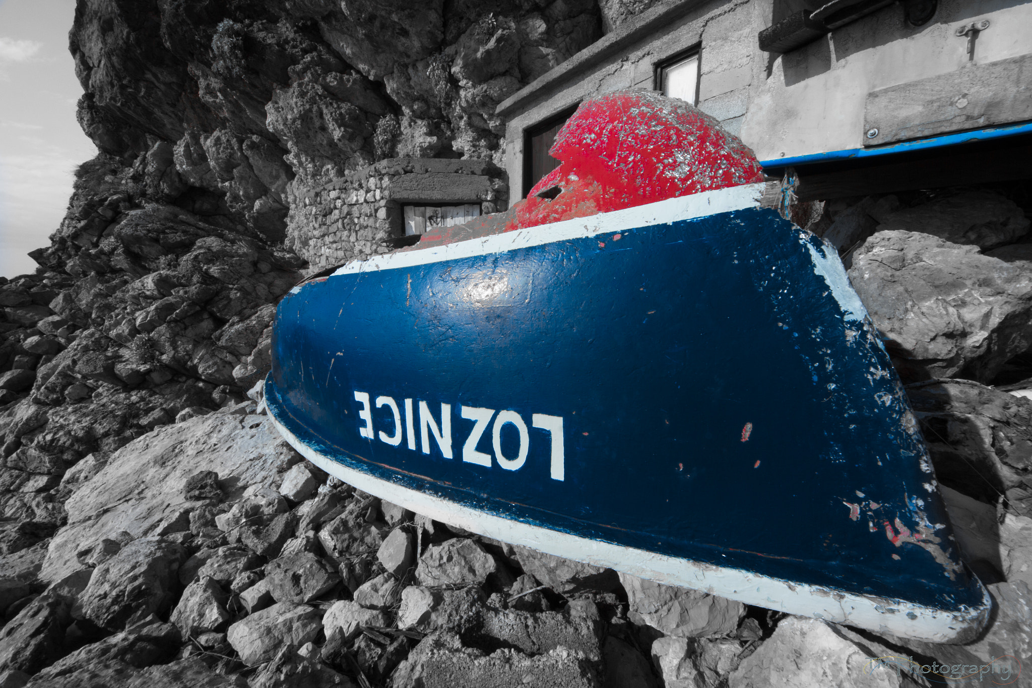 Canon EOS 700D (EOS Rebel T5i / EOS Kiss X7i) sample photo. Forgotten boat photography