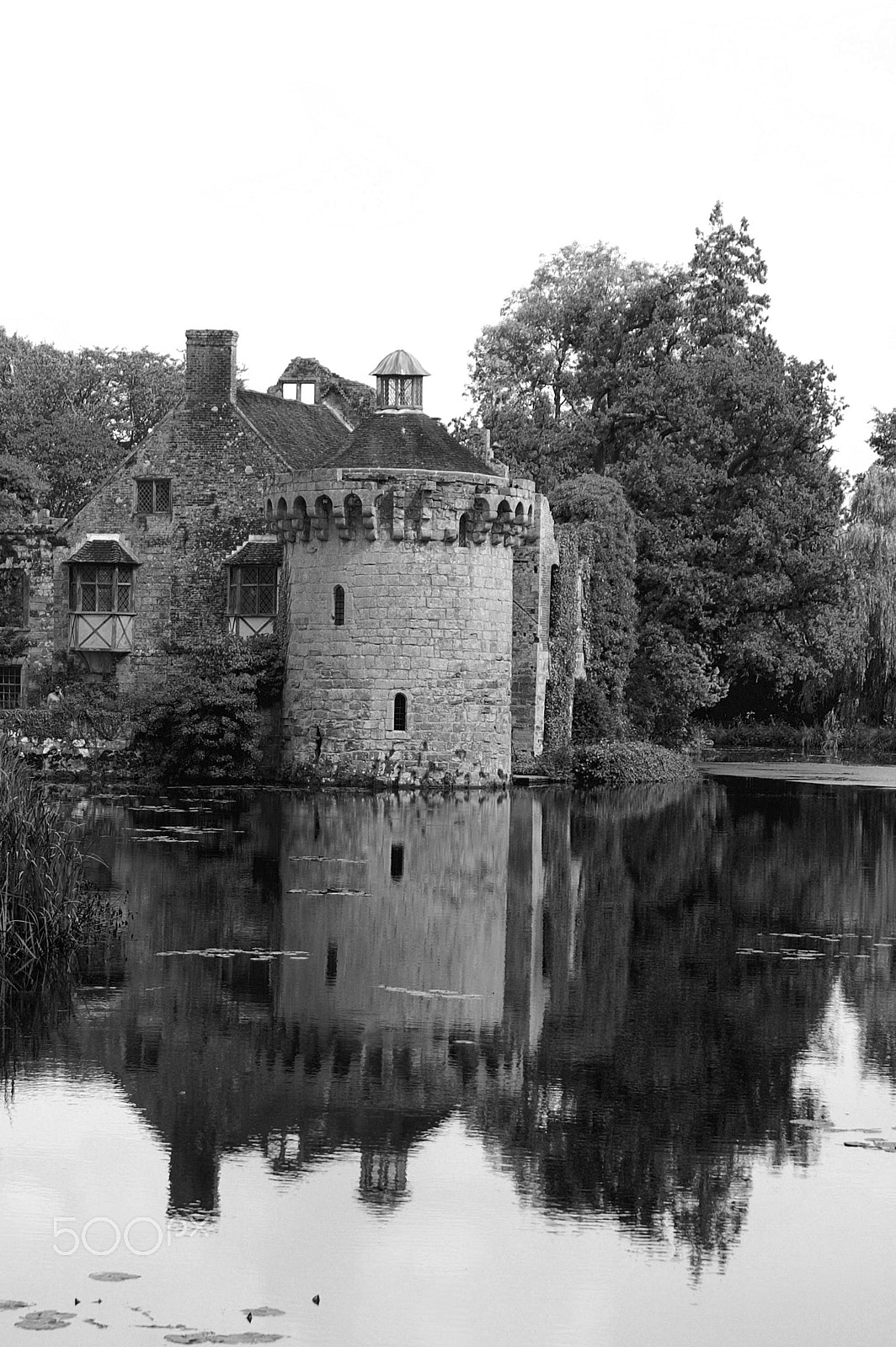 KONICA MINOLTA DYNAX 5D sample photo. Scotney castle photography