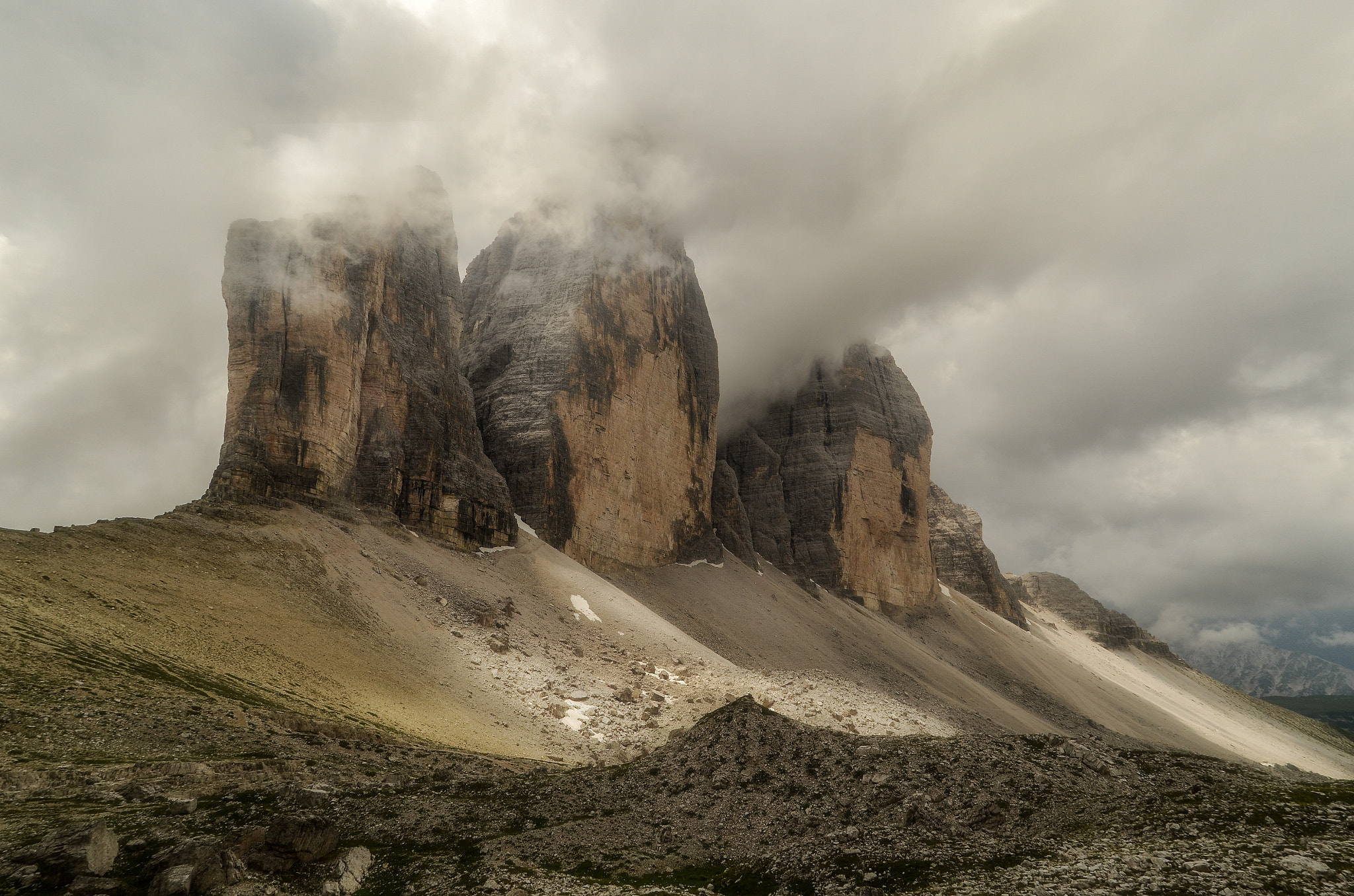 Nikon D7000 + Sigma 18-50mm F2.8 EX DC sample photo. Tres cimas photography