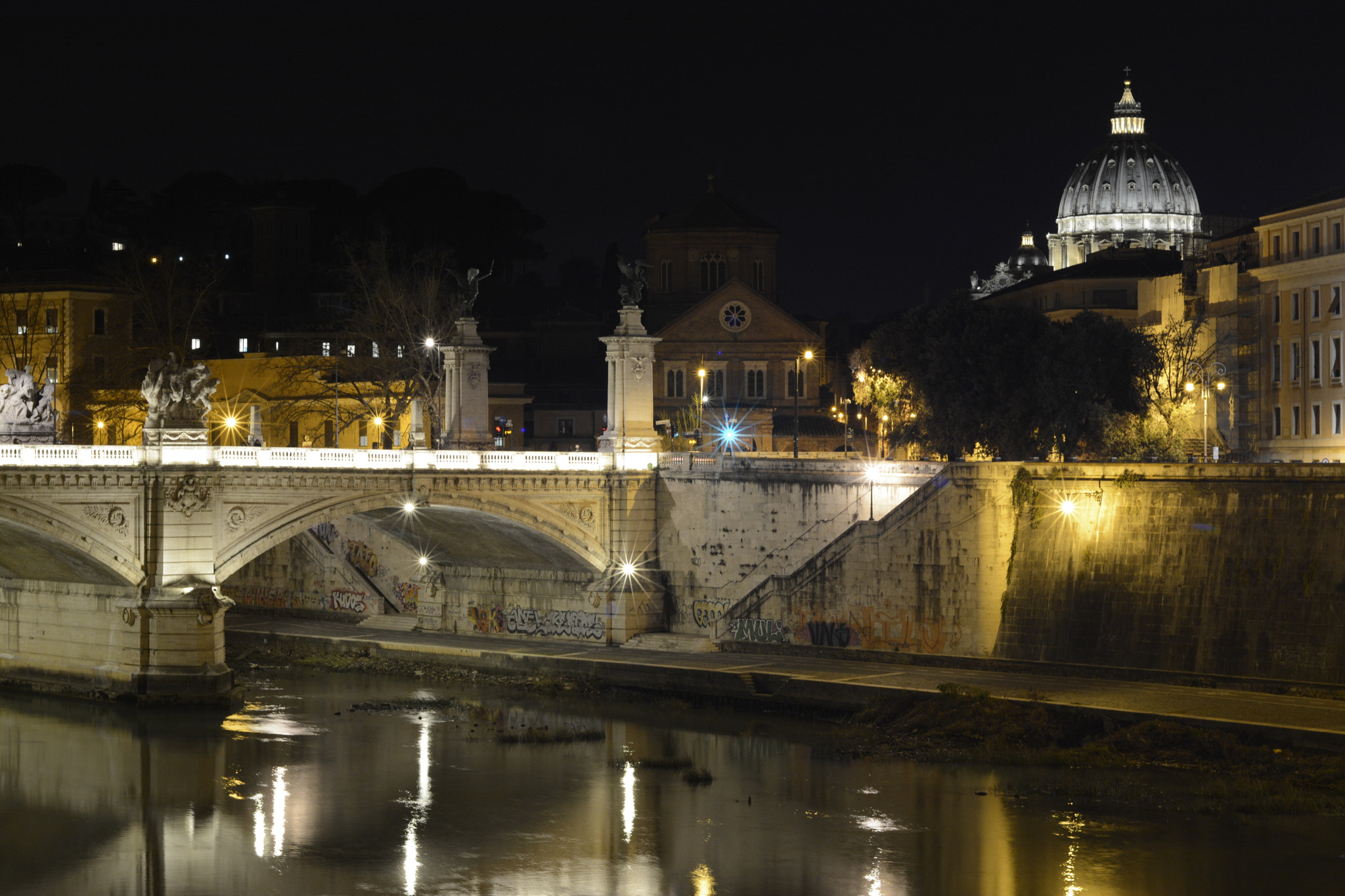 Nikon D7100 + Nikon AF Nikkor 50mm F1.4D sample photo. Rome photography