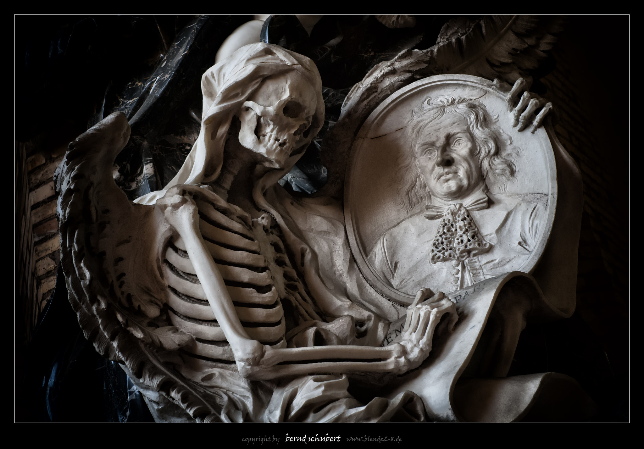Nikon AF-S Nikkor 24-70mm F2.8G ED sample photo. Campo santo teutonico photography