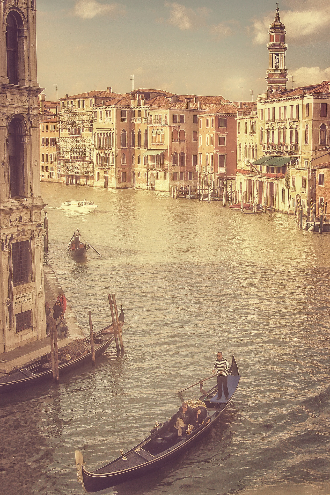 Sony DSC-N2 sample photo. Old venice photography